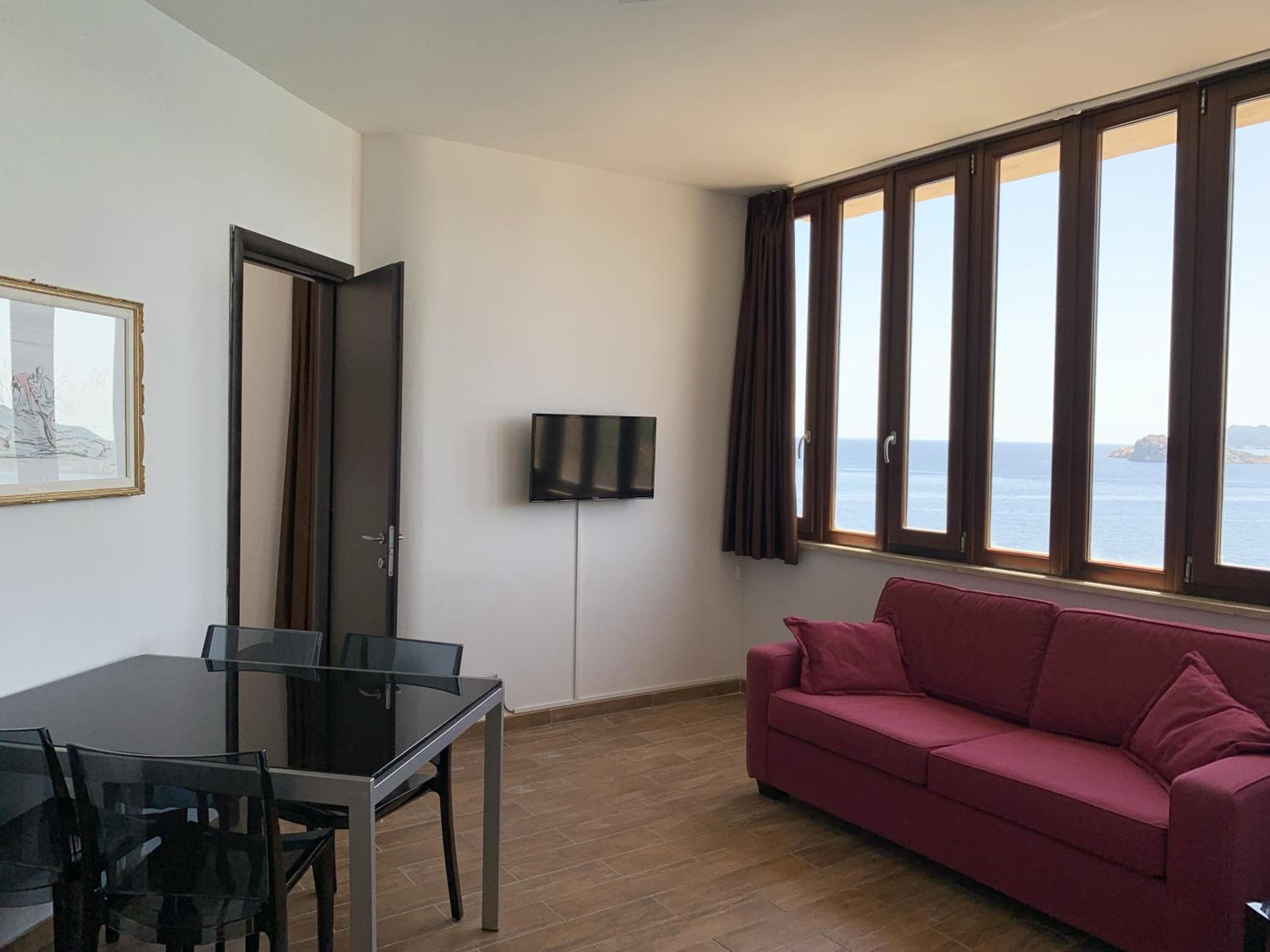 Family Room with Sea View - Photo 1