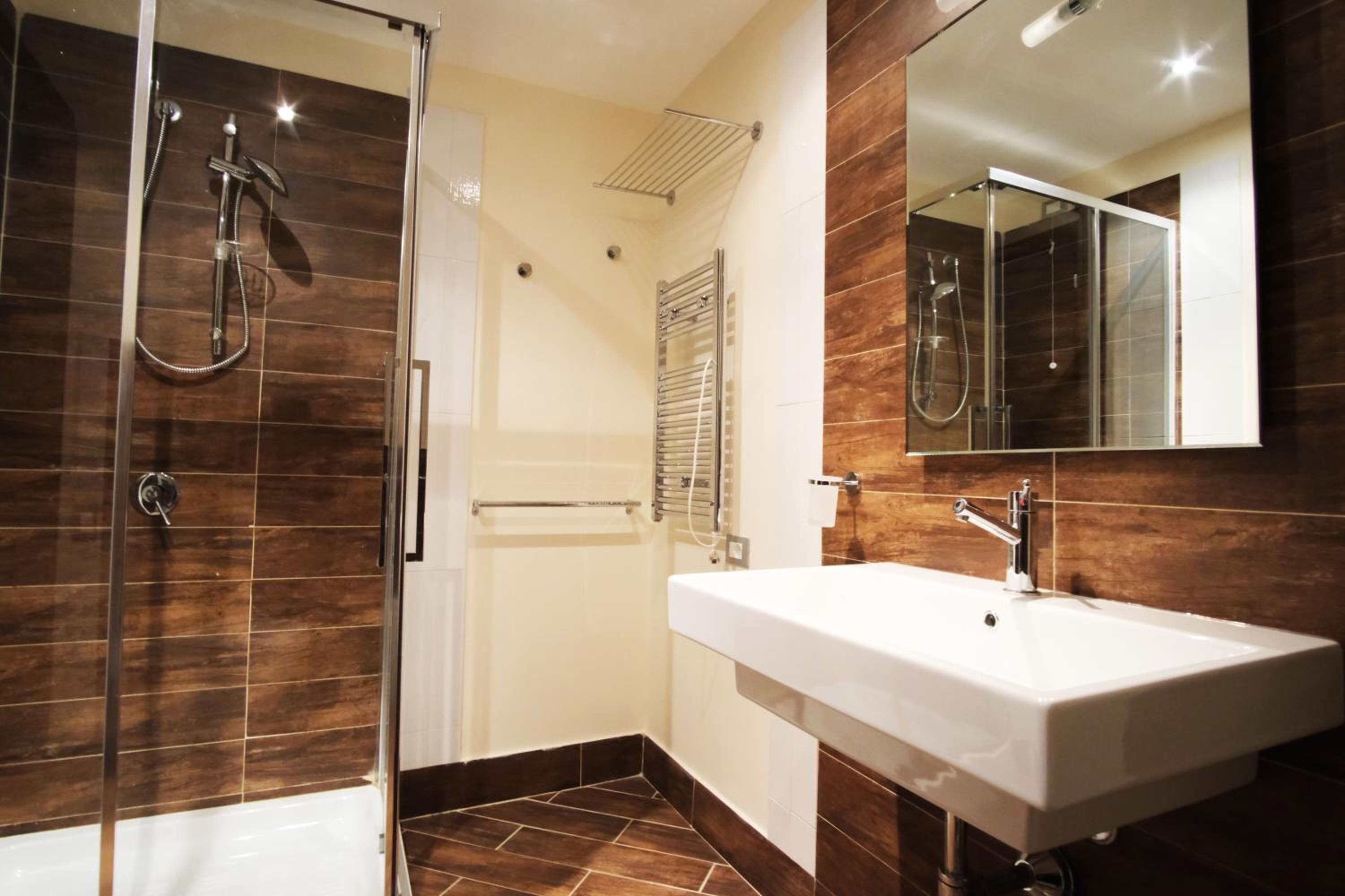 One-Bedroom Apartment - Photo 4