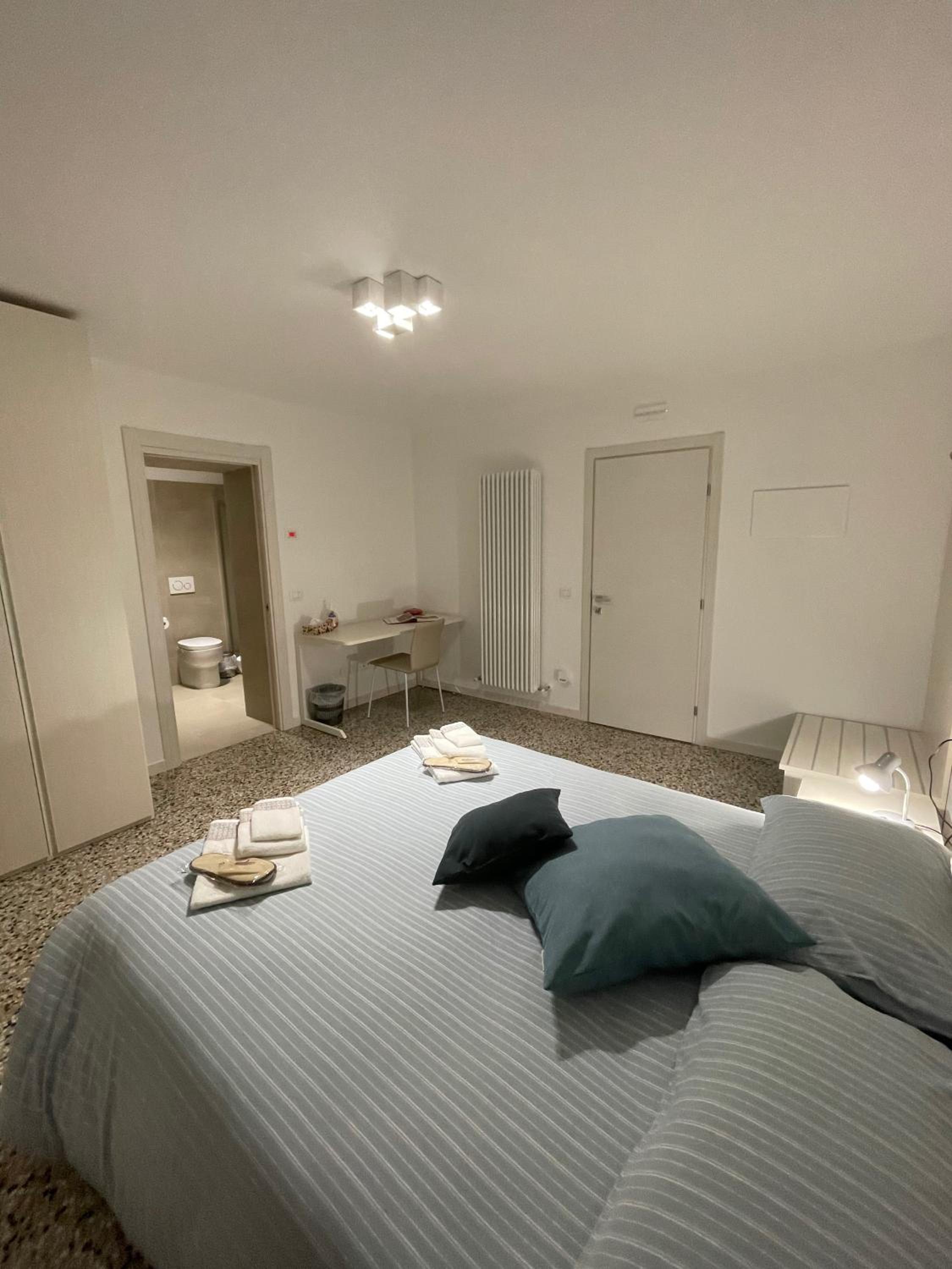 Double Room with Private Bathroom photo 1