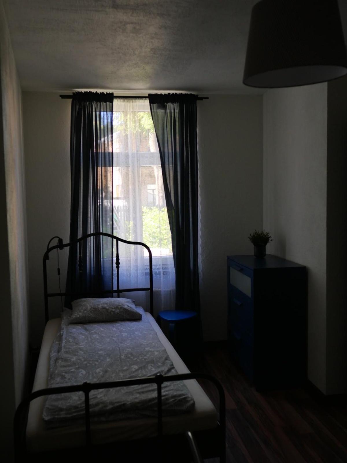 Two-Bedroom House - Photo 10