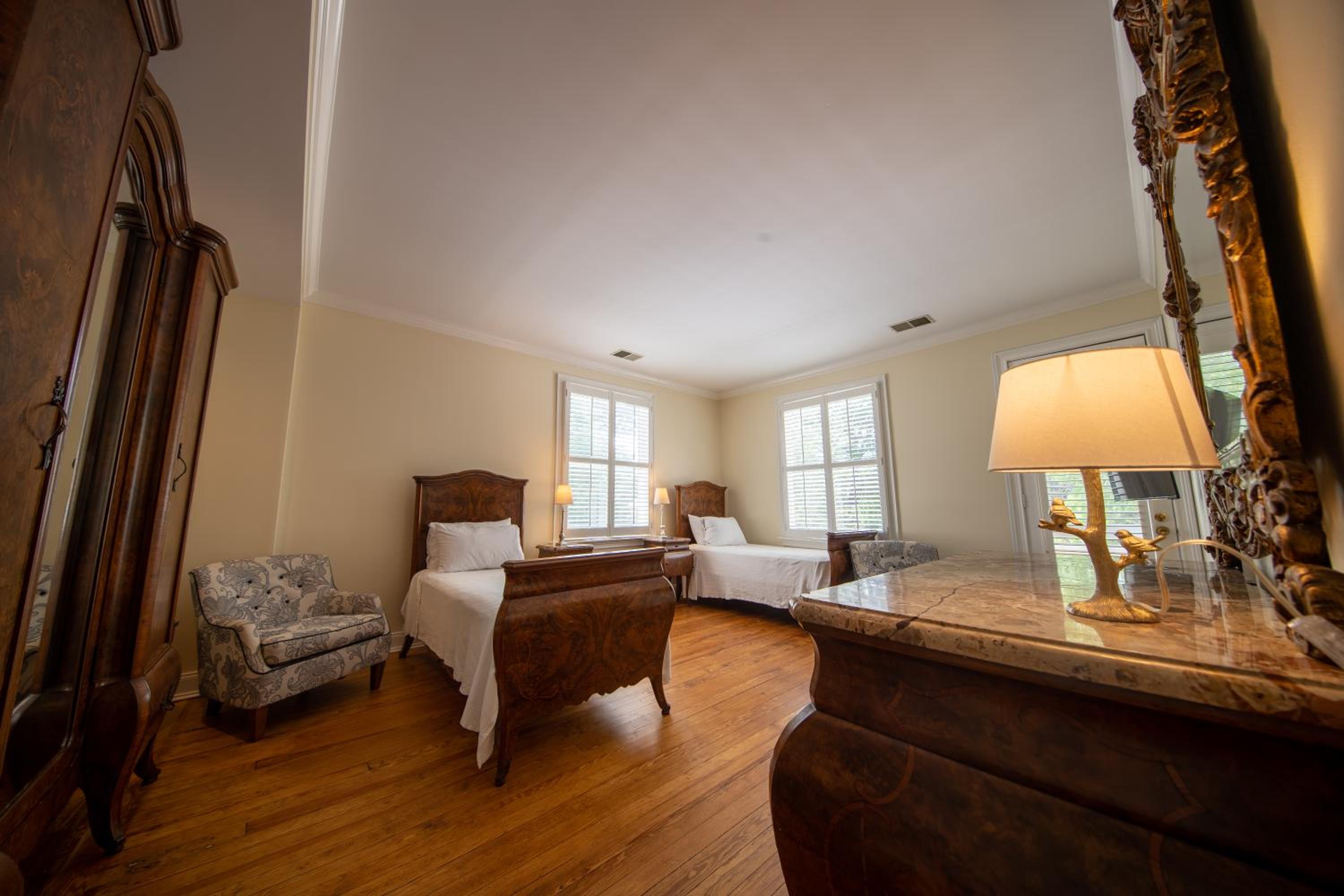 Deluxe King Room