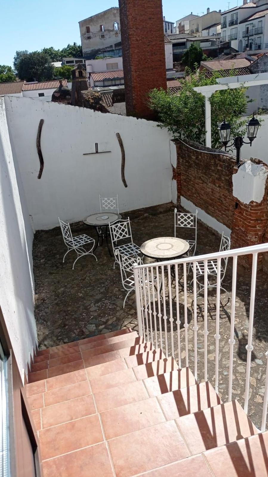 Deluxe Double or Twin Room with Pool Access photo 3