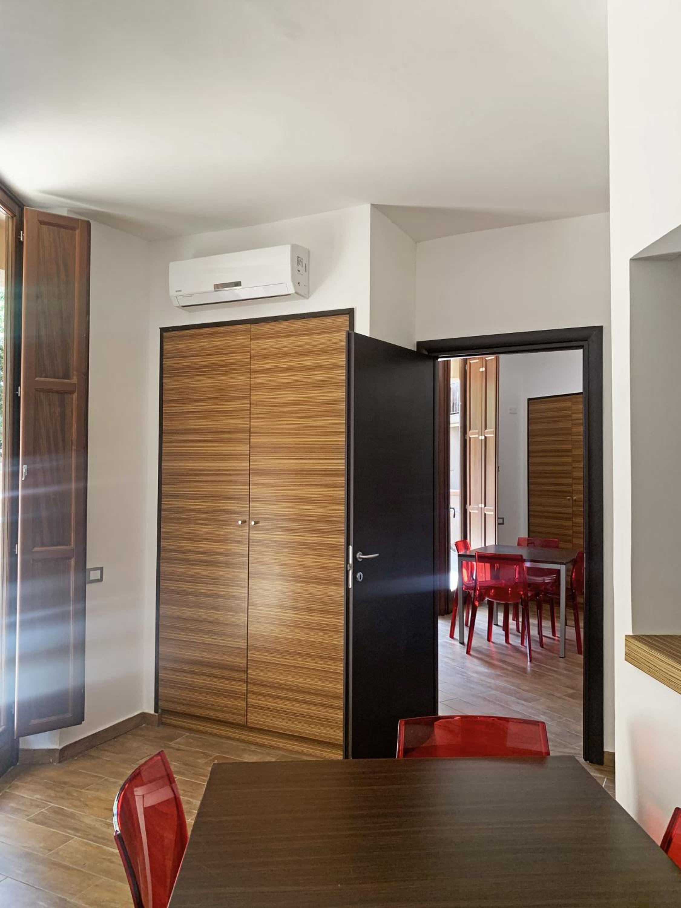 Apartment with Terrace - Photo 12