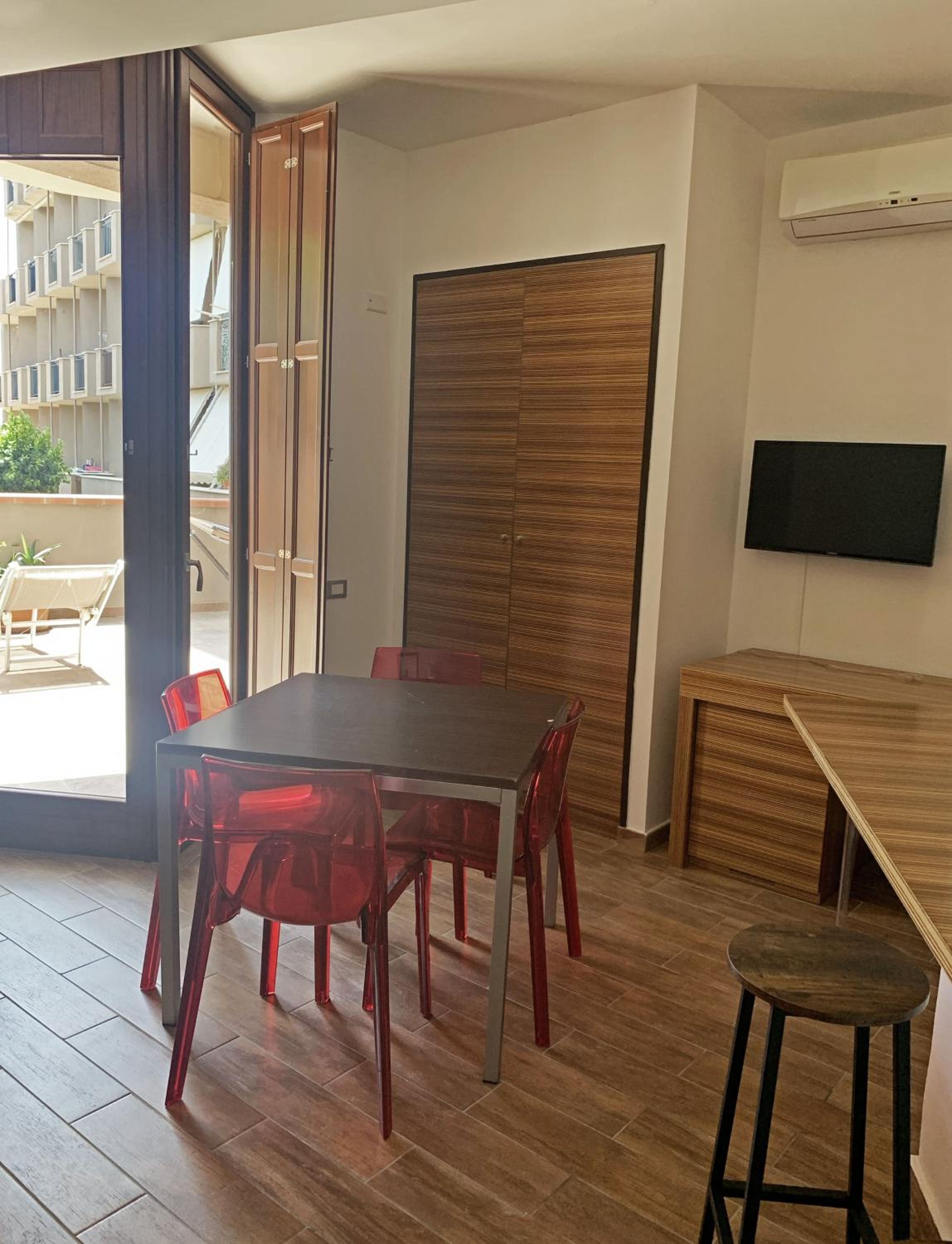 Apartment with Terrace - Photo 16