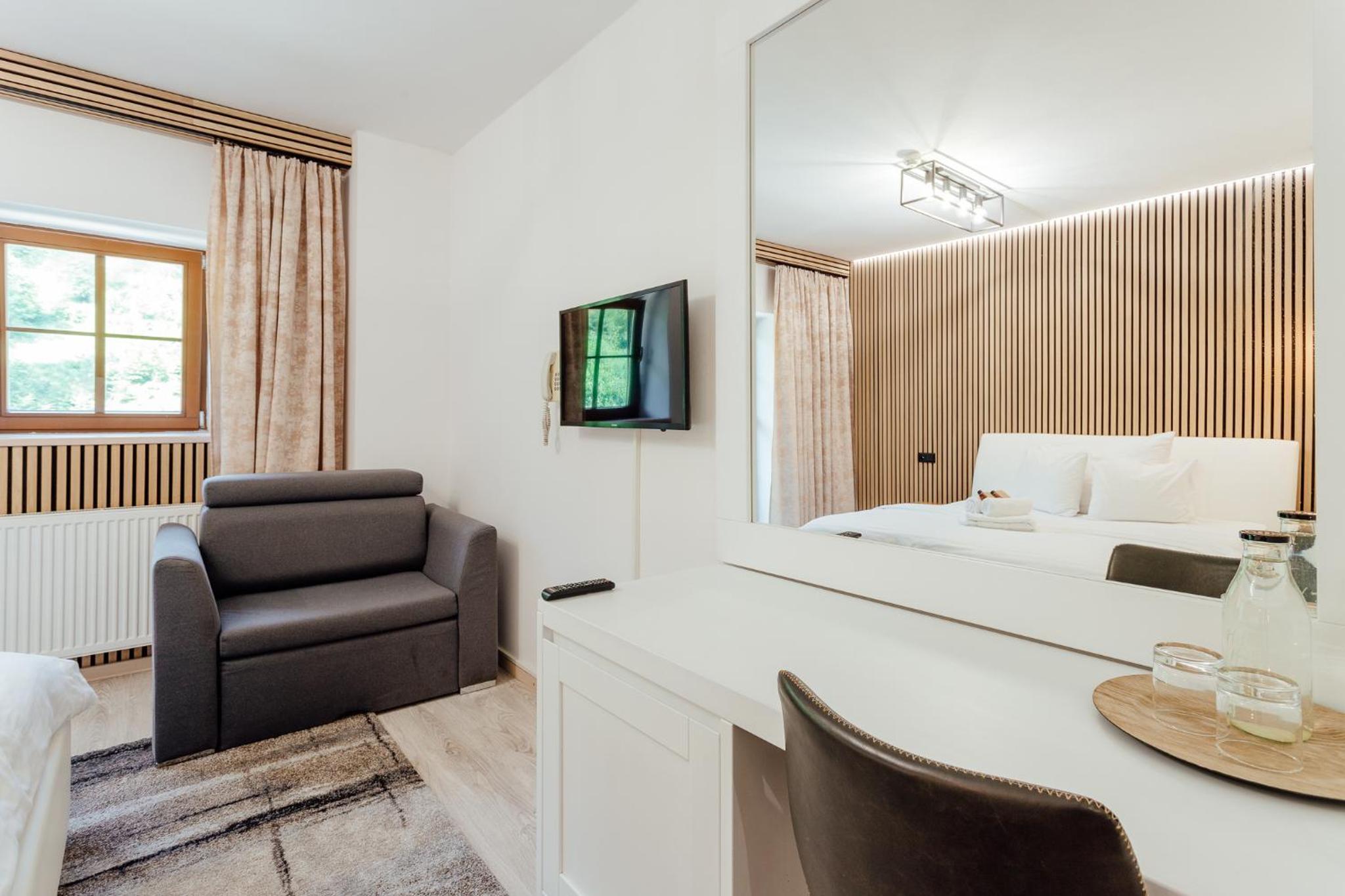 Double or Twin Room with Balcony photo 1