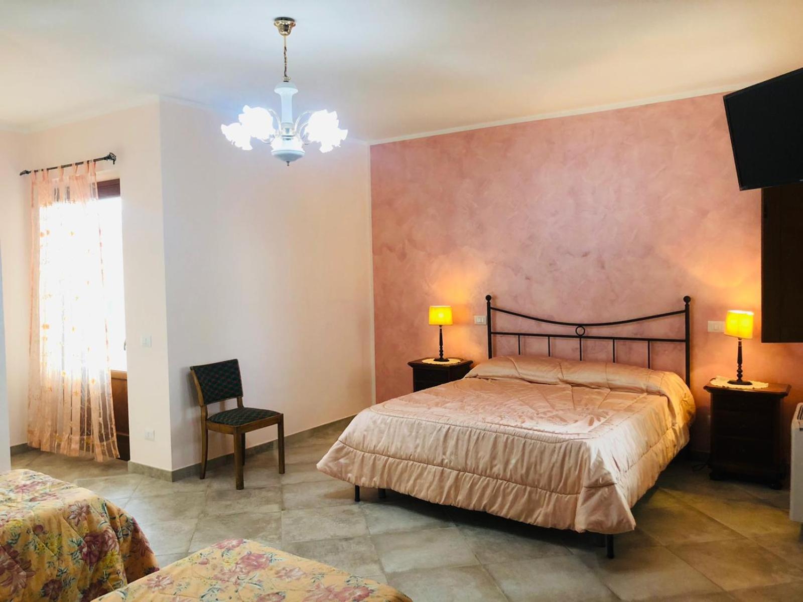 Quadruple Room with Private Bathroom photo 1