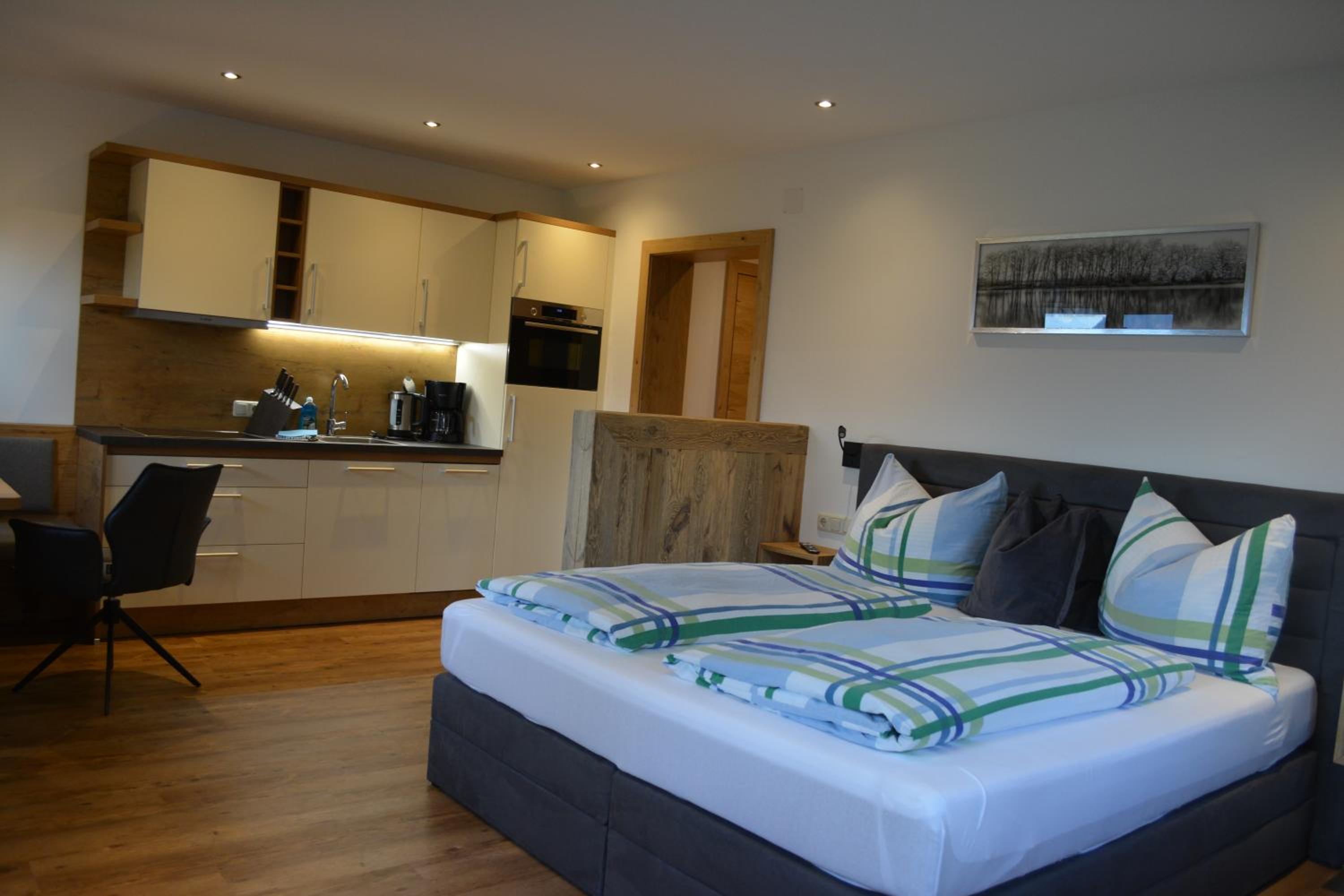 One-Bedroom Apartment with Balcony