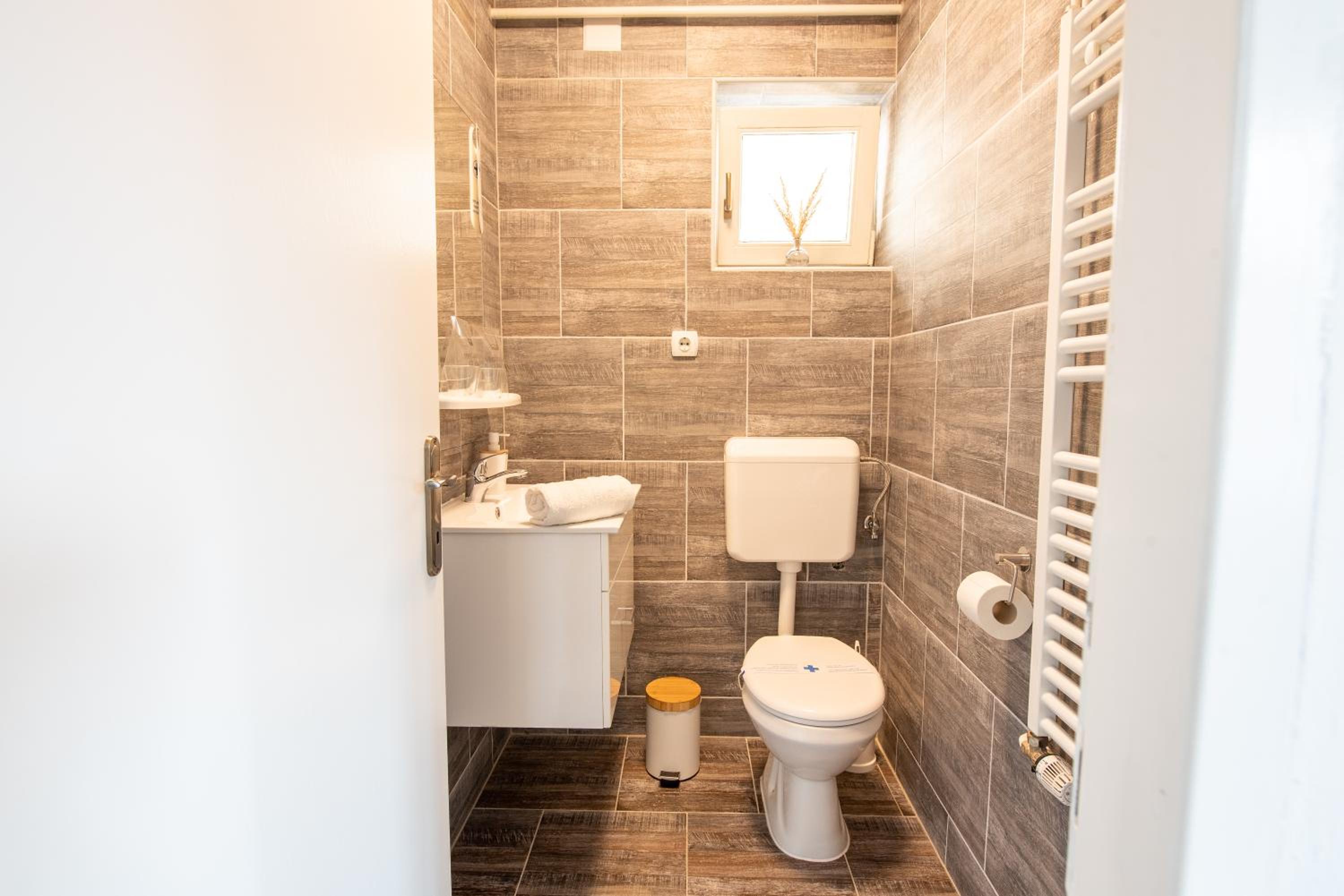 Four-Bedroom House - Photo 6