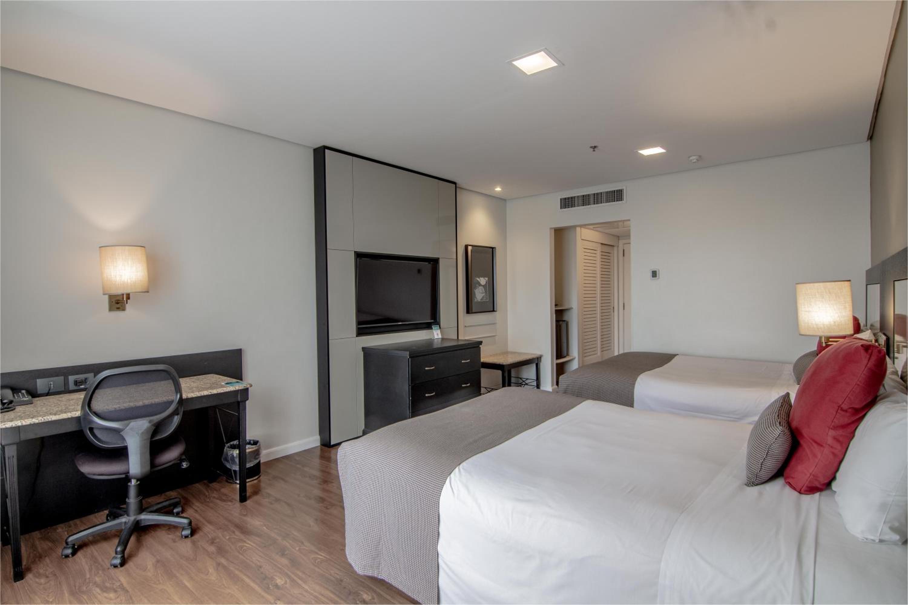 Luxury Double Room with Double Bed - Photo 3