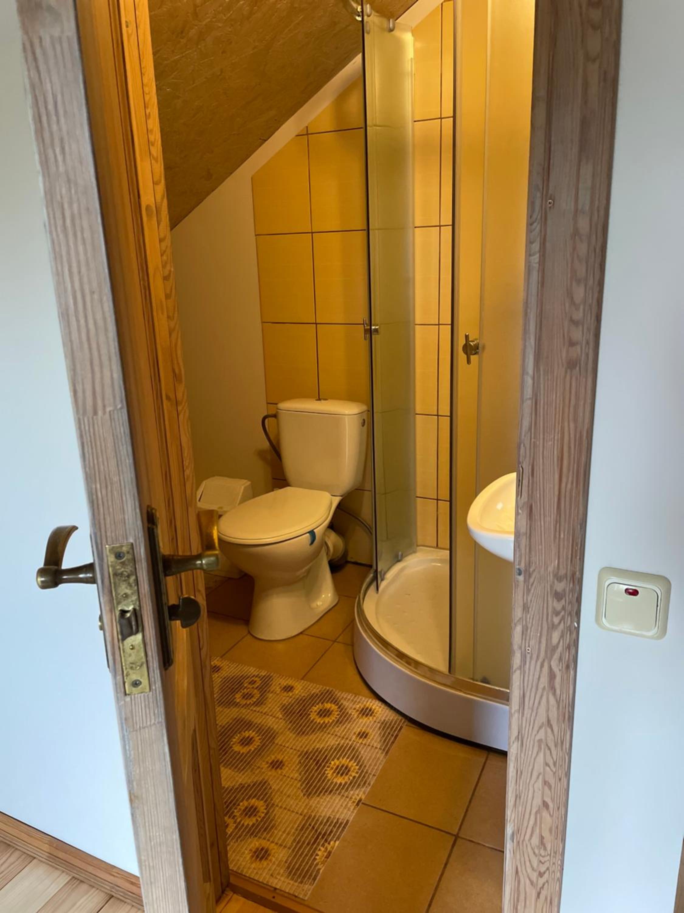 Double or Twin Room with Private Bathroom photo 3