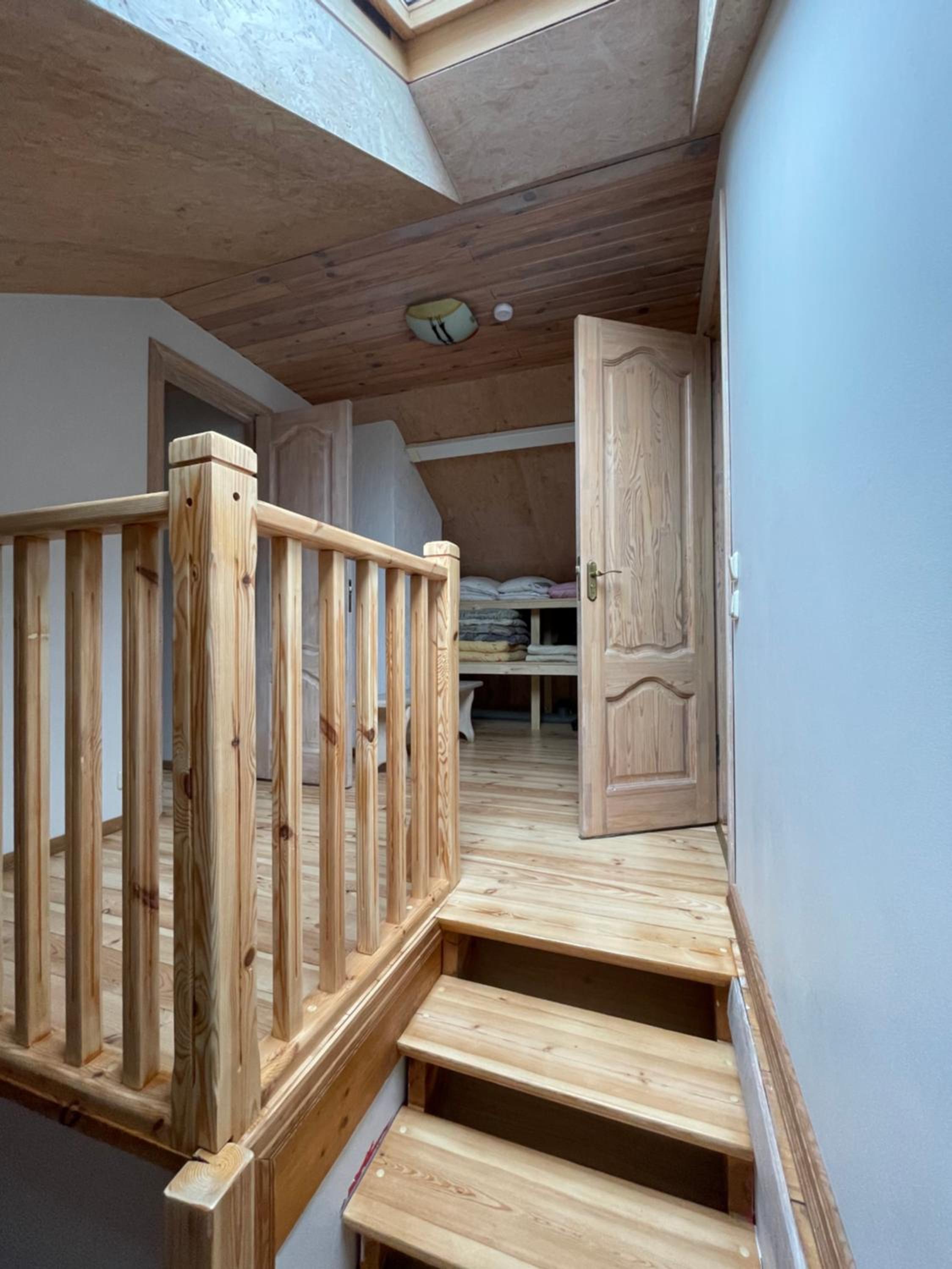 Family Room with Private Bathroom photo 2