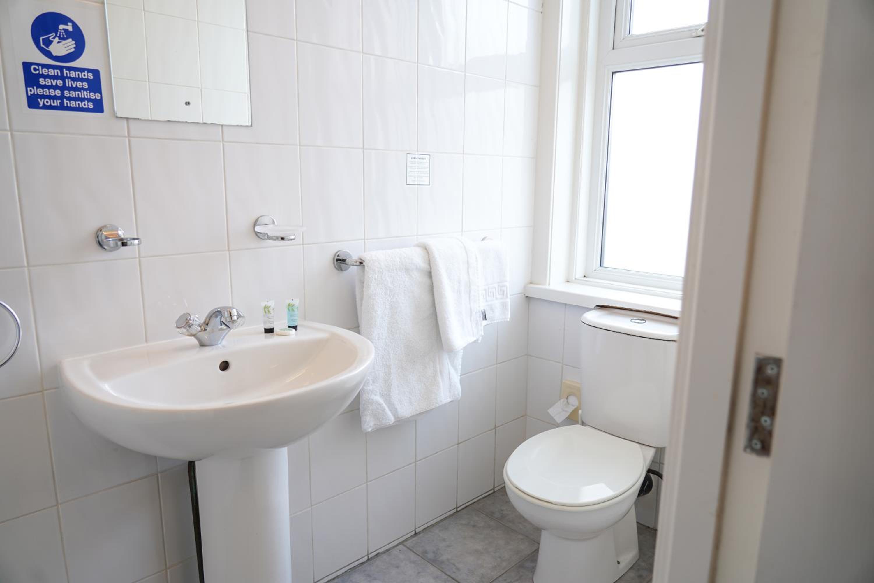 Single Room photo 2