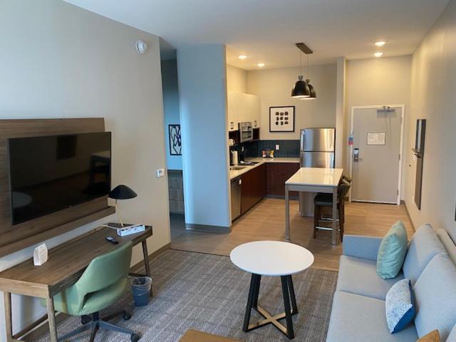 One-Bedroom Queen Suite with Two Queen Beds - Photo 1