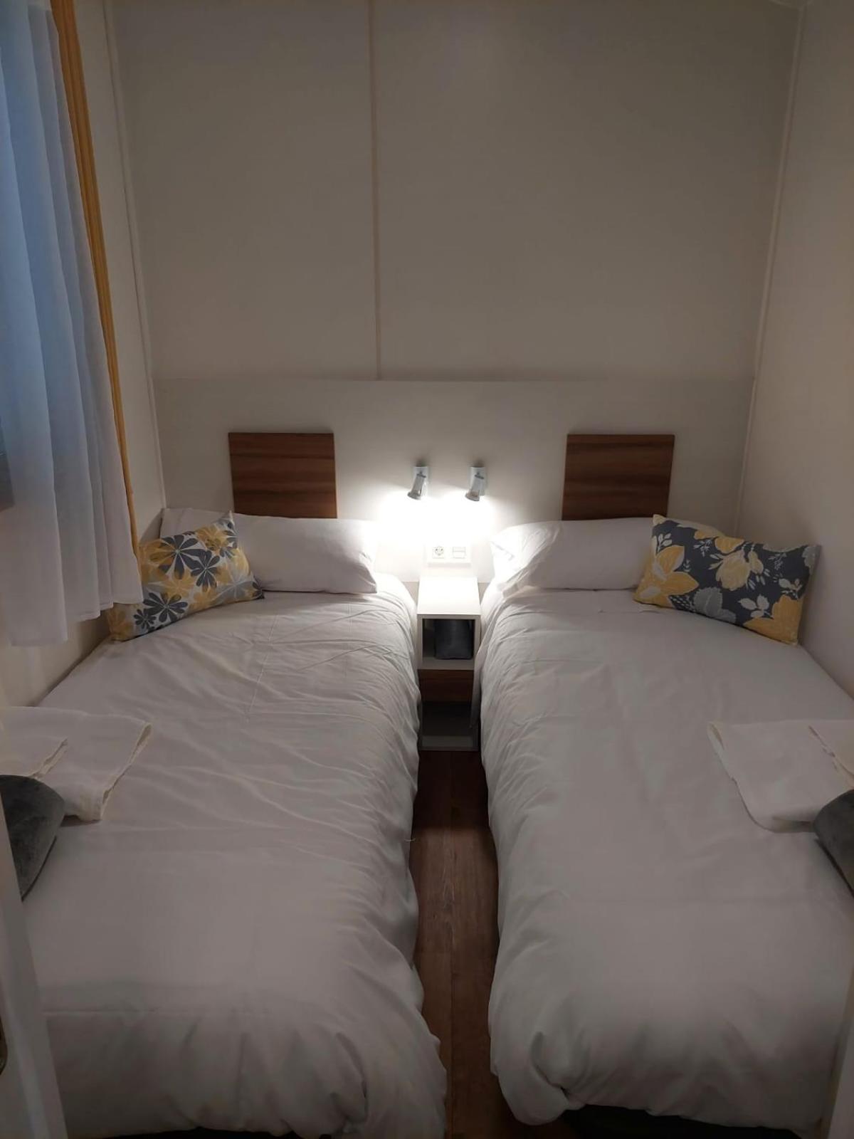 Two-Bedroom Bungalow - Photo 5