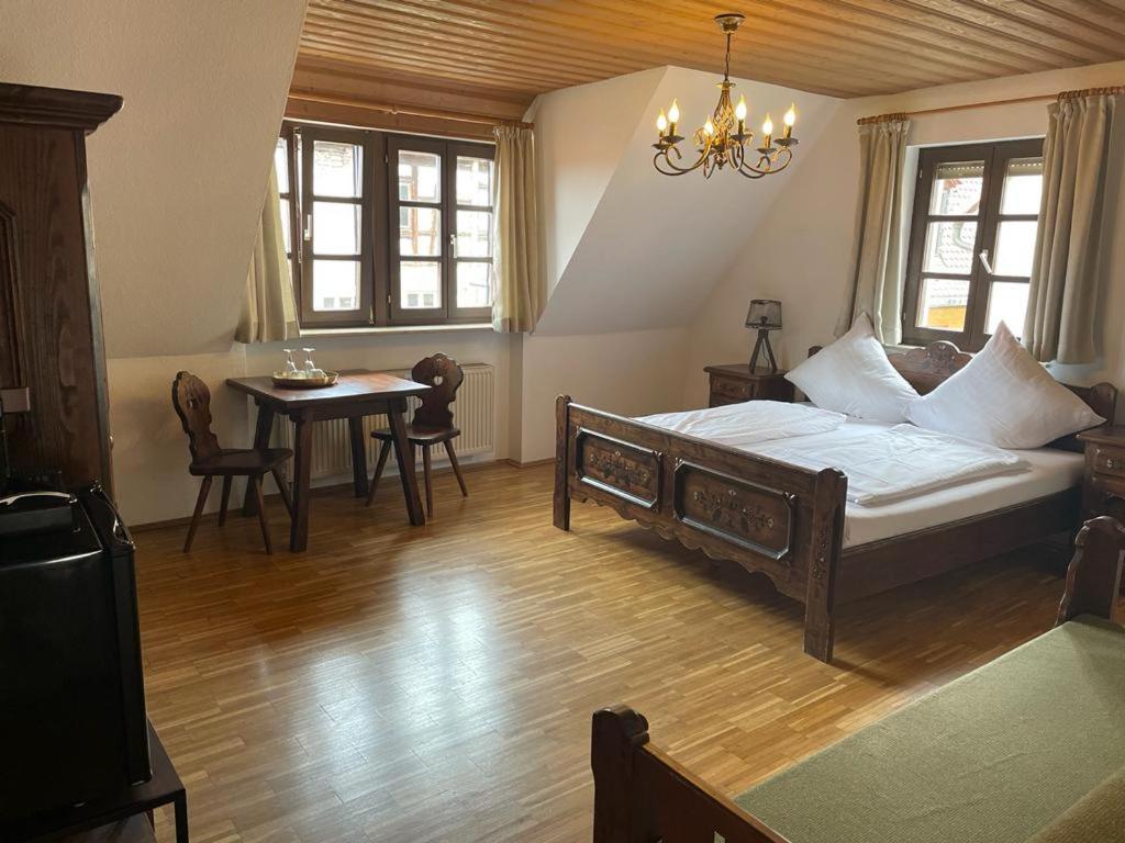 Double Room - Photo 7