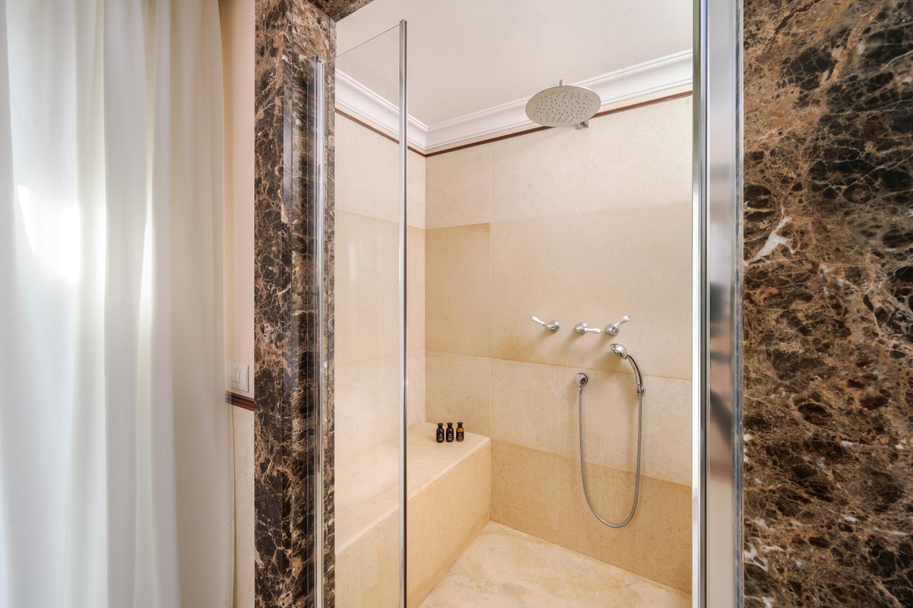 Panoramic Two-Bedroom Suite with Terrace - Photo 2