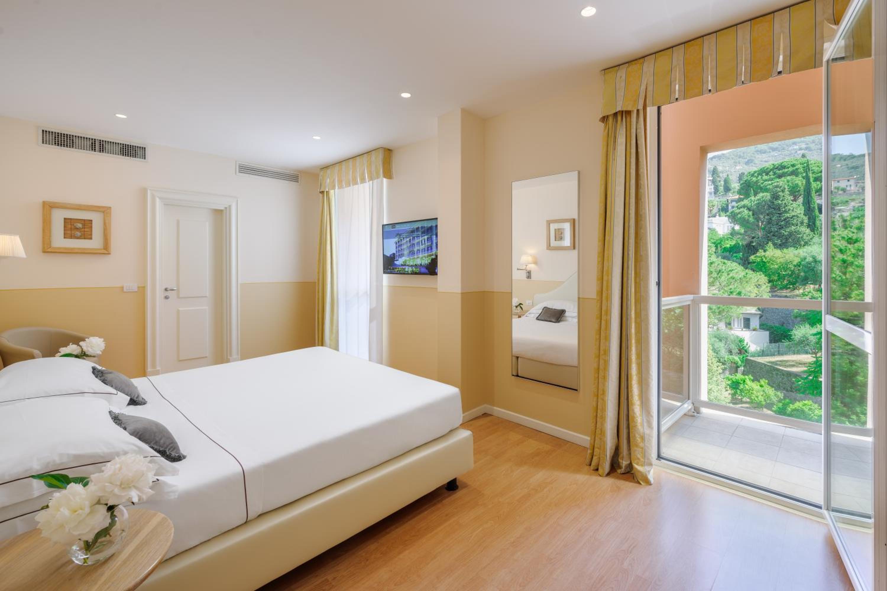 Prestige Room Park View - Photo 3