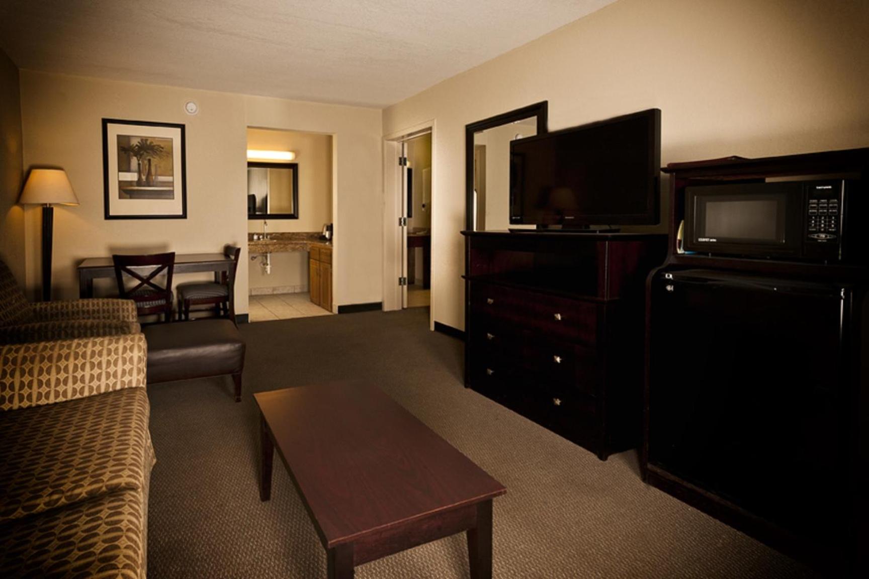 Deluxe Suite - Photo 1
