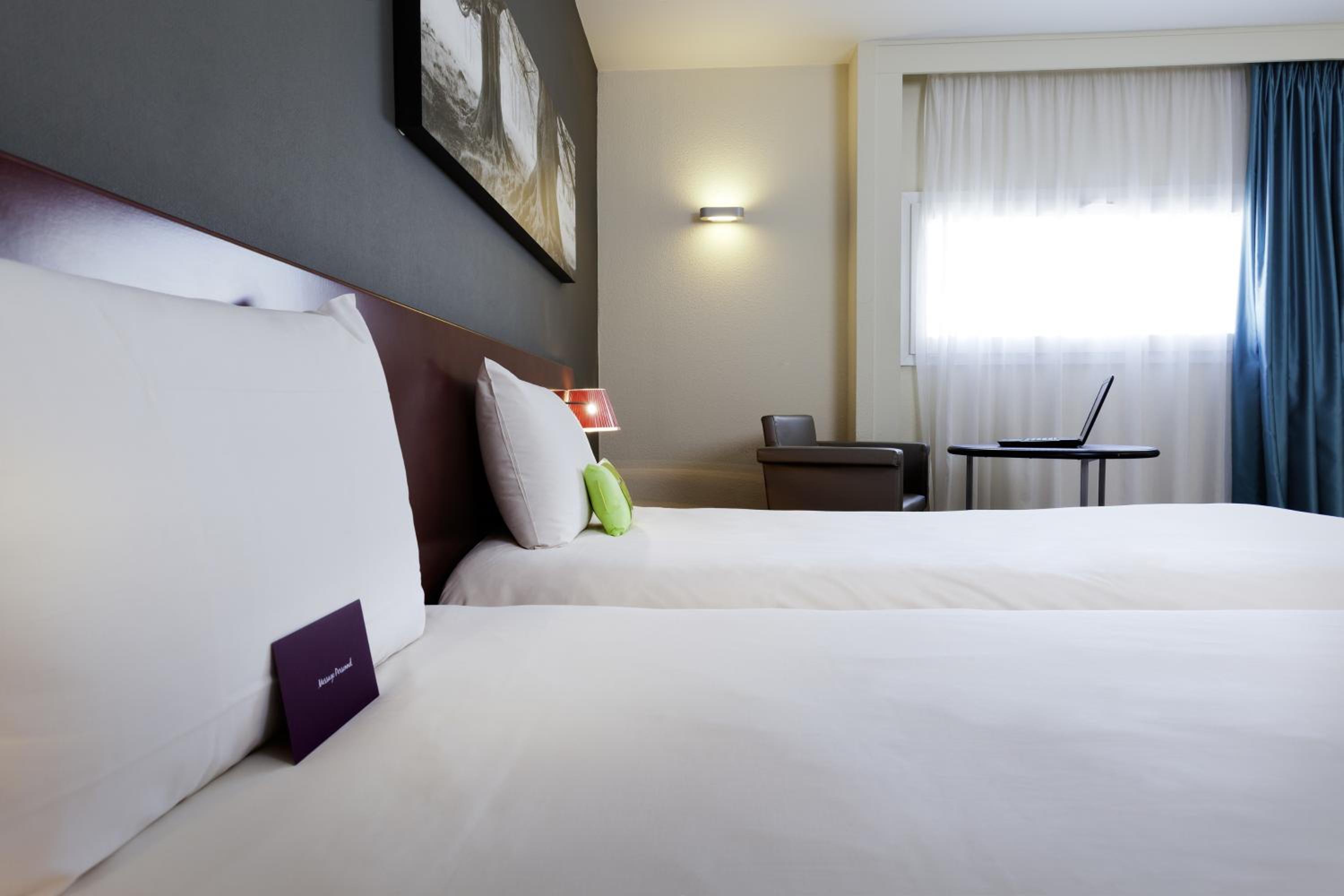 Standard Room with 2 Single Beds - Photo 2