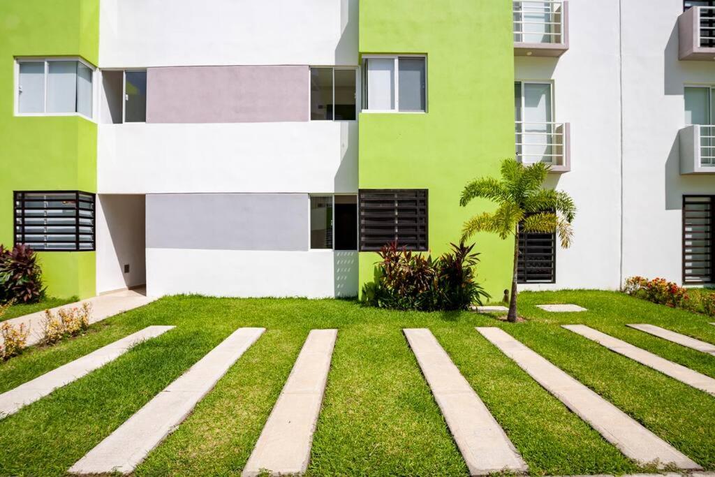 Three-Bedroom Apartment - Photo 4