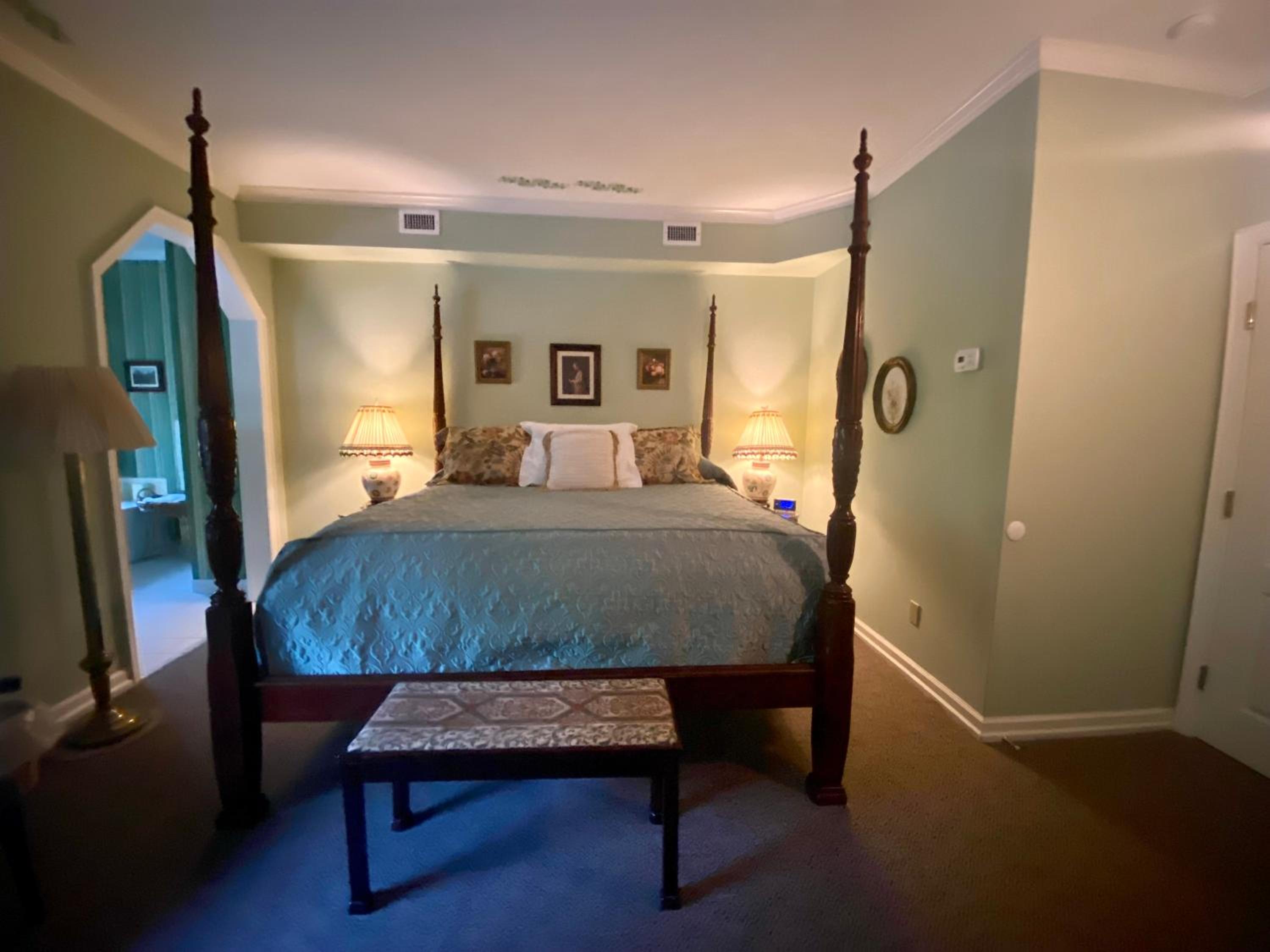 Deluxe King Room