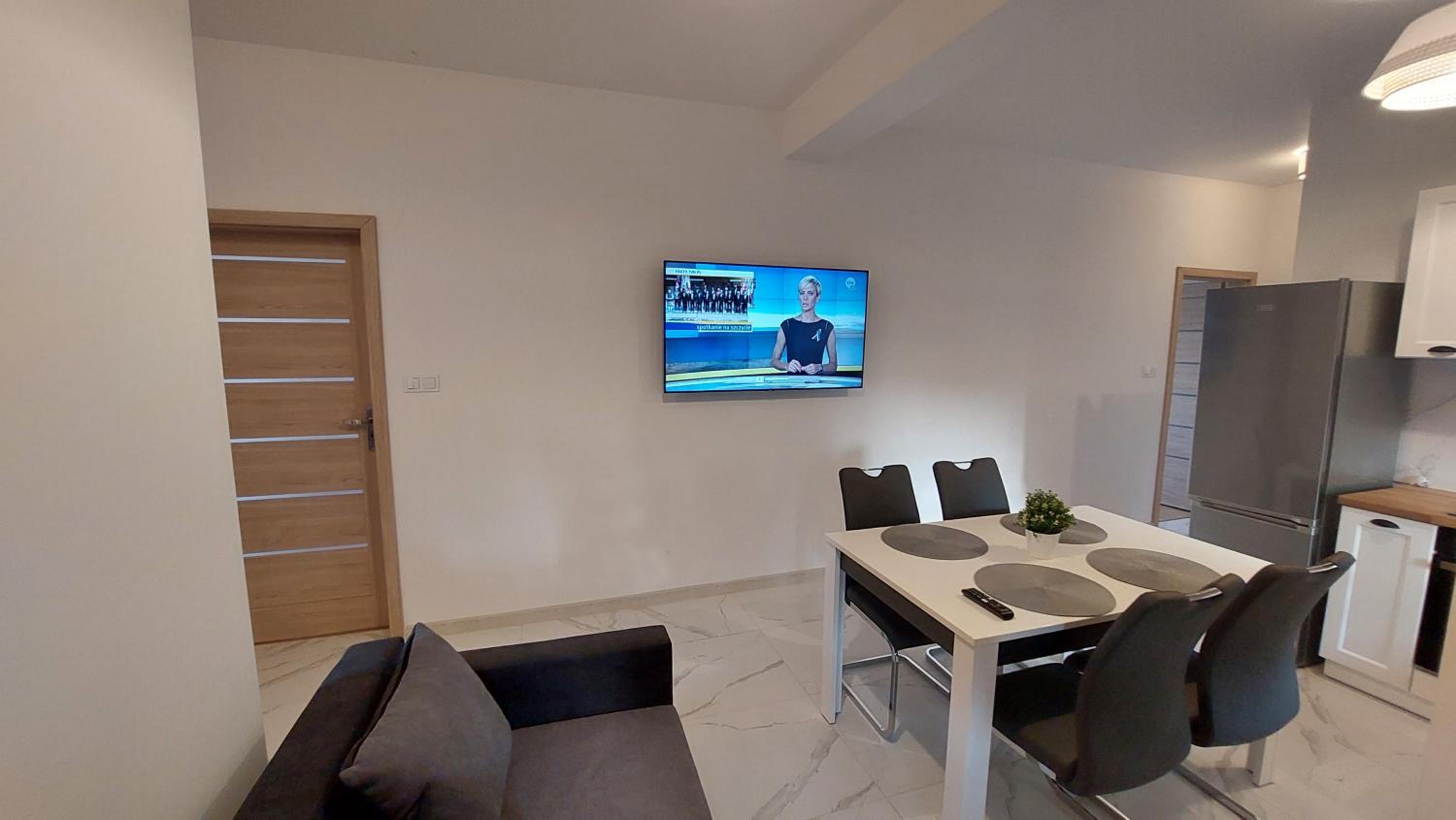 Two-Bedroom Apartment - Photo 7