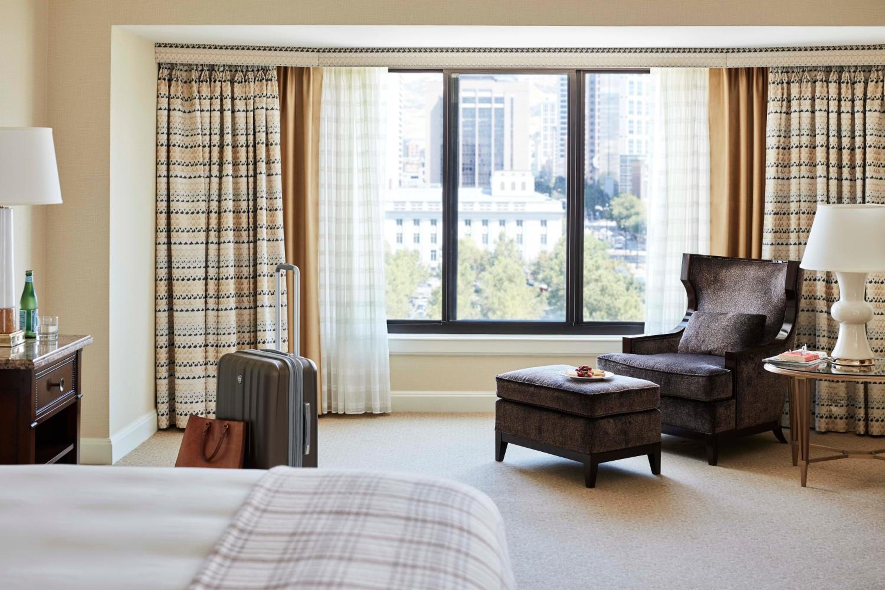 Superior Tower King Room  - Photo 5