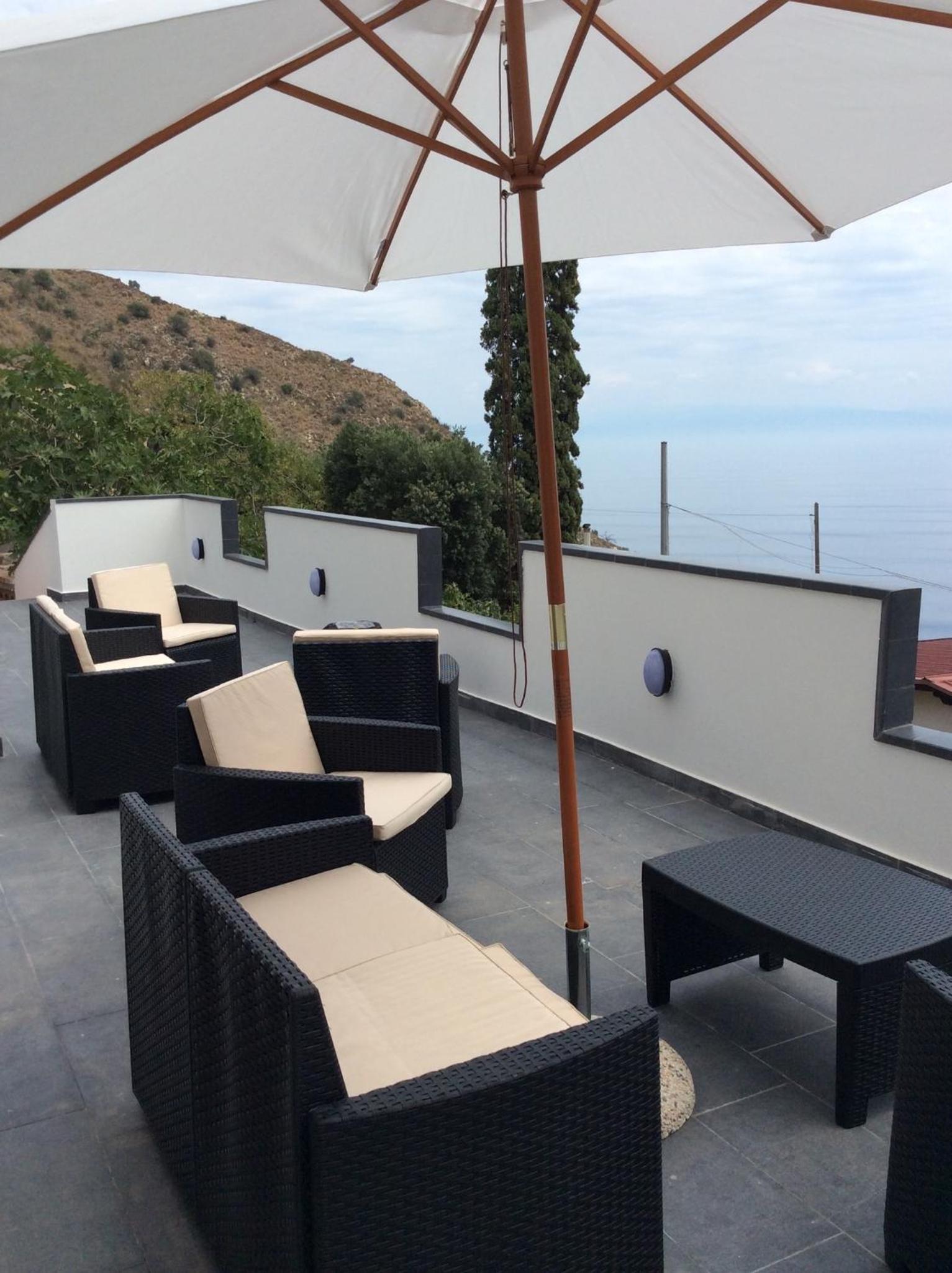 Double or Twin Room with Sea View - Photo 20