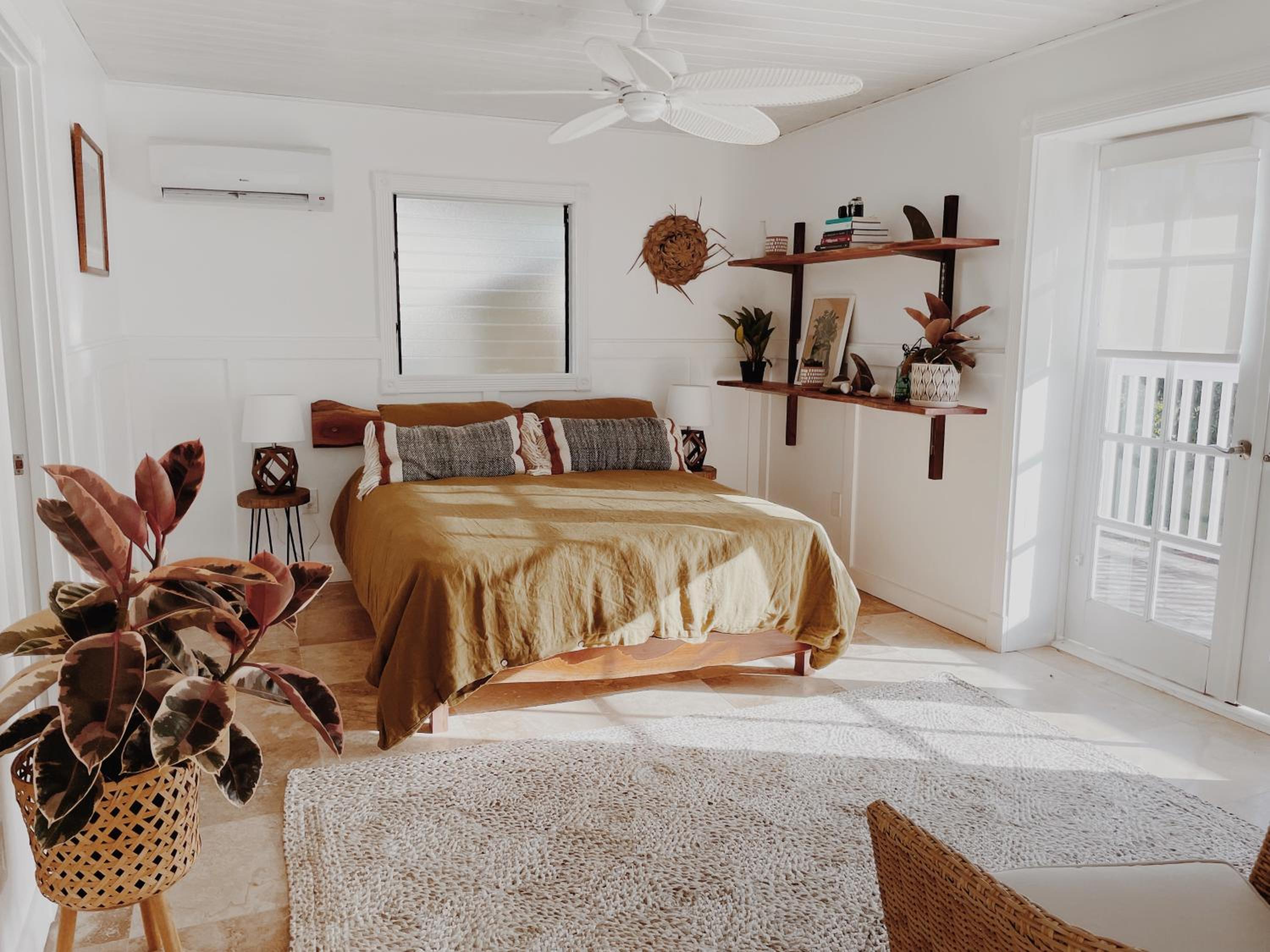 Queen Room with Balcony - Photo 1