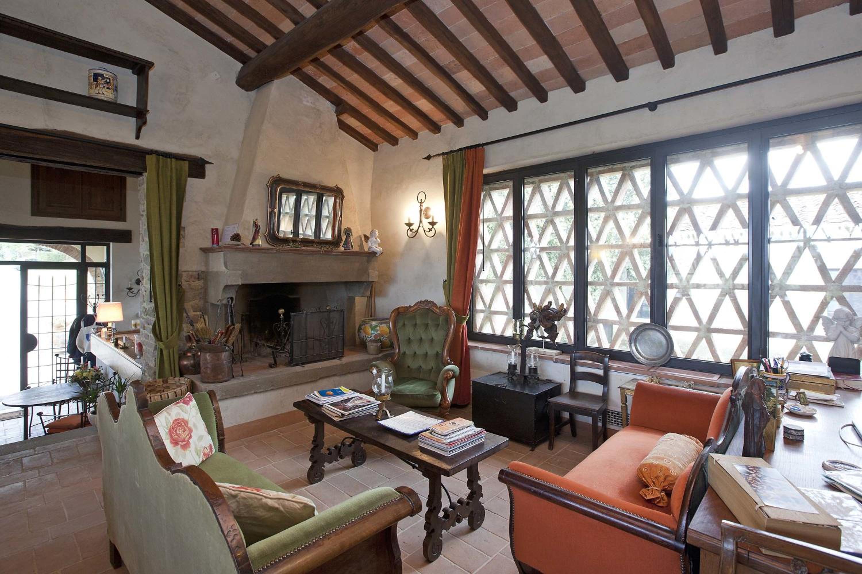 Three-Bedroom House with Terrace  photo 3