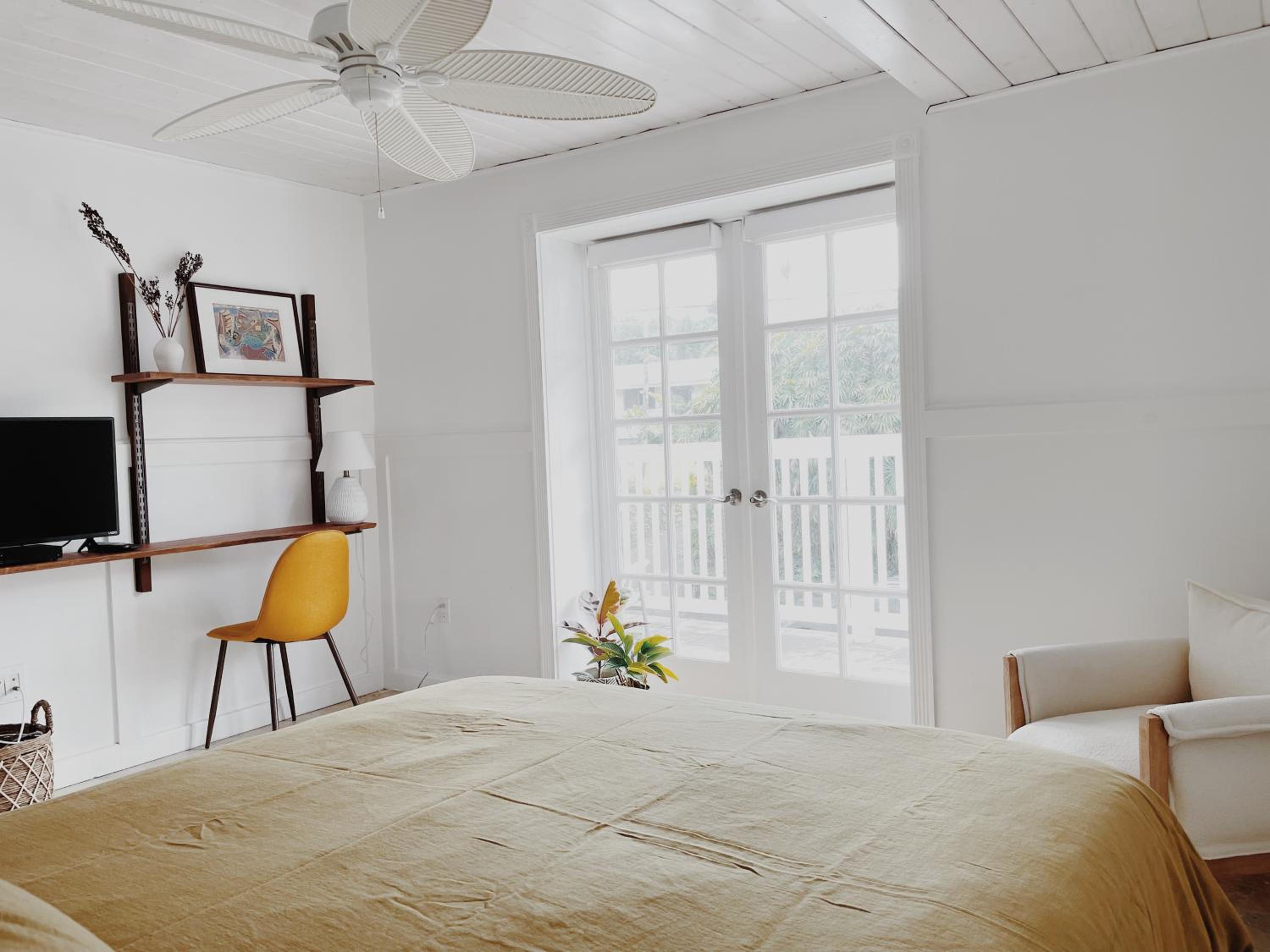 Queen Room with Balcony photo 3
