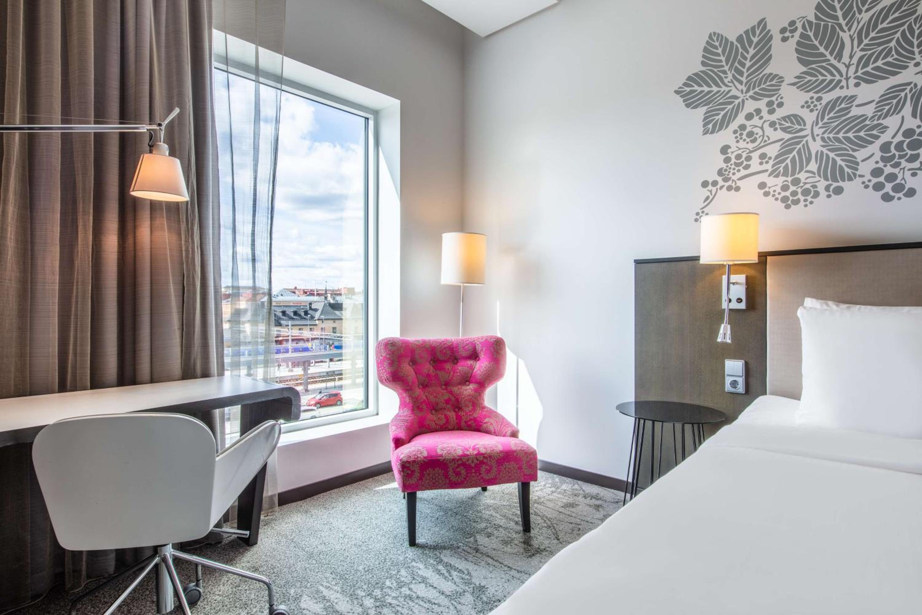 Standard Guest Room - Photo 4