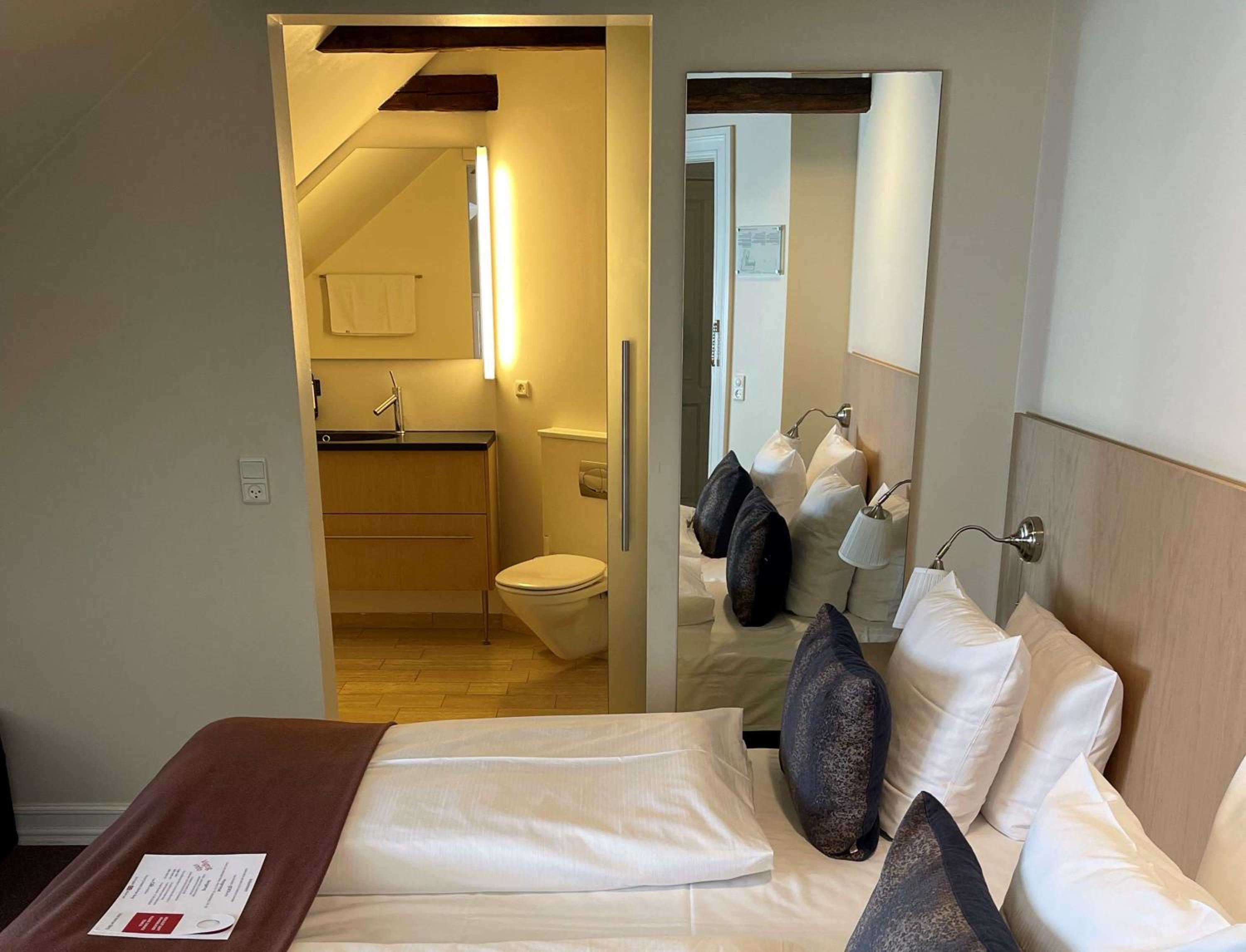 Deluxe Family Room - Photo 12
