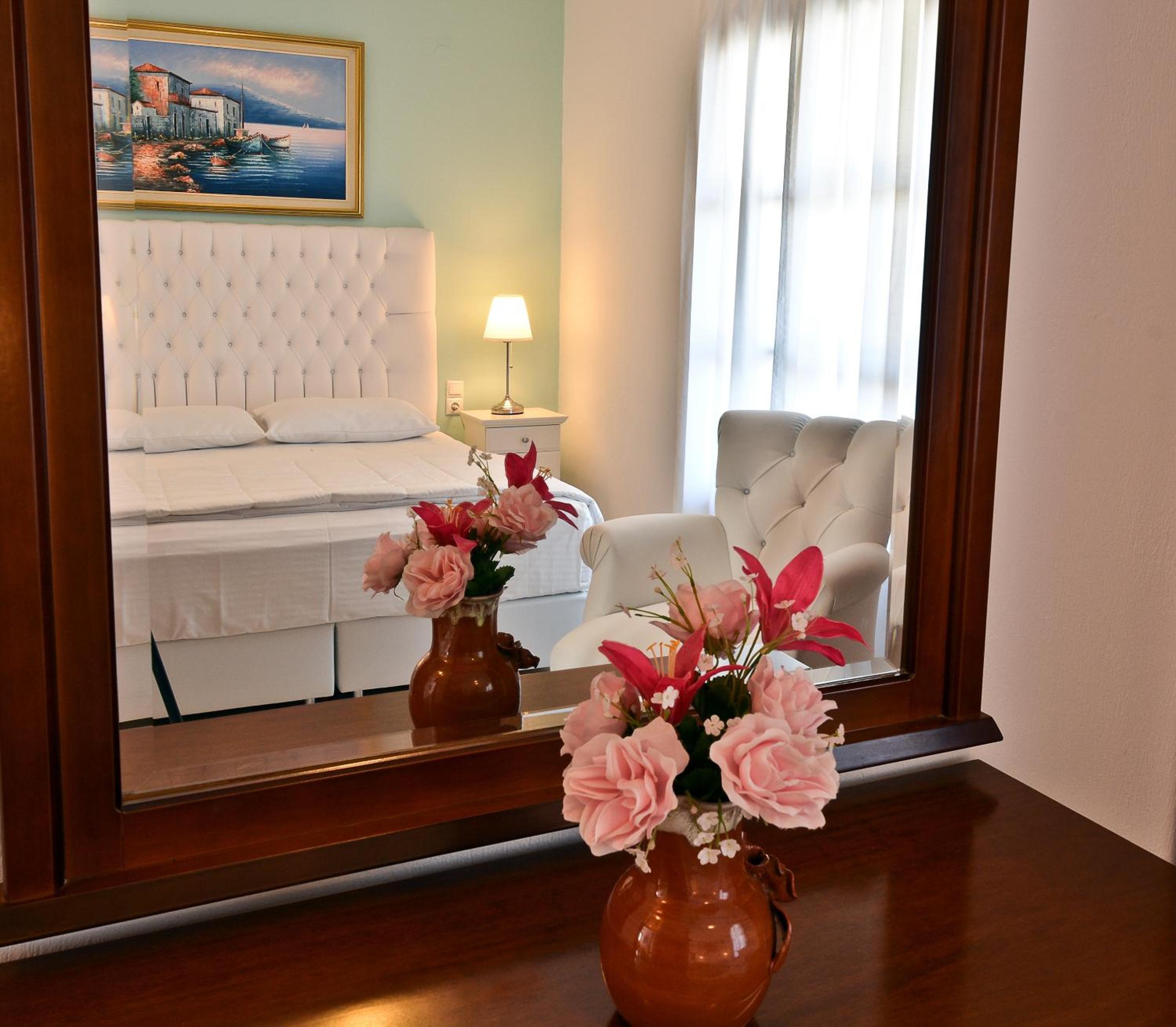 Superior Studio with Panoramic Sea View - Photo 9