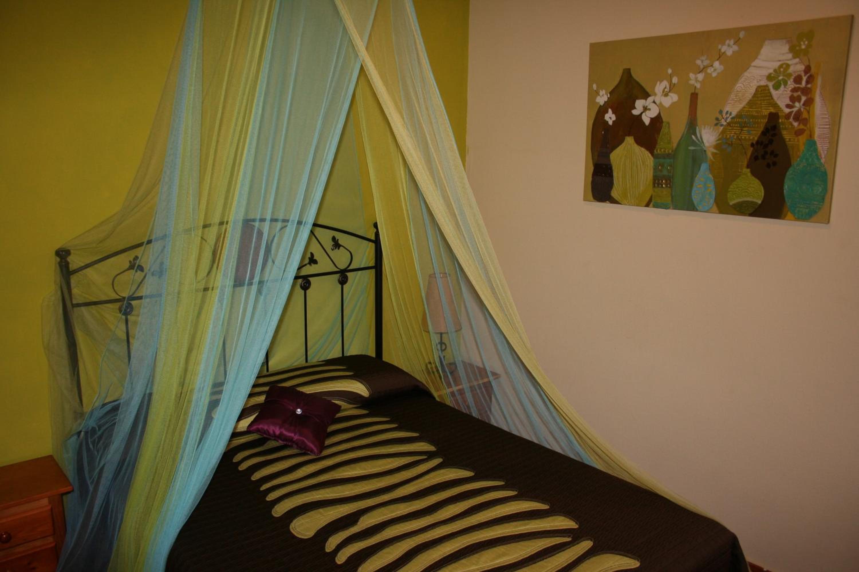 Two-Bedroom House (2-6 Adults) - Photo 111