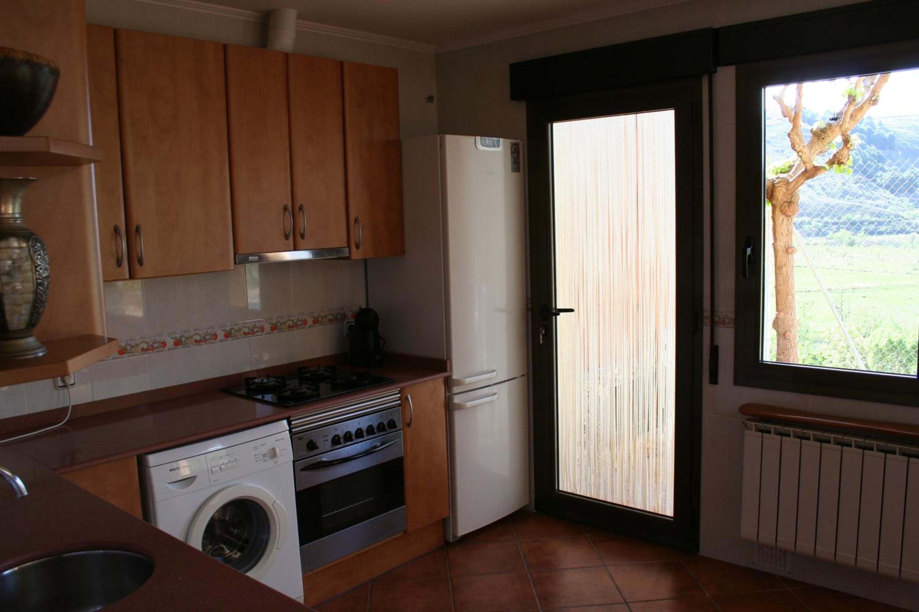 Two-Bedroom House (2-6 Adults) - Photo 135