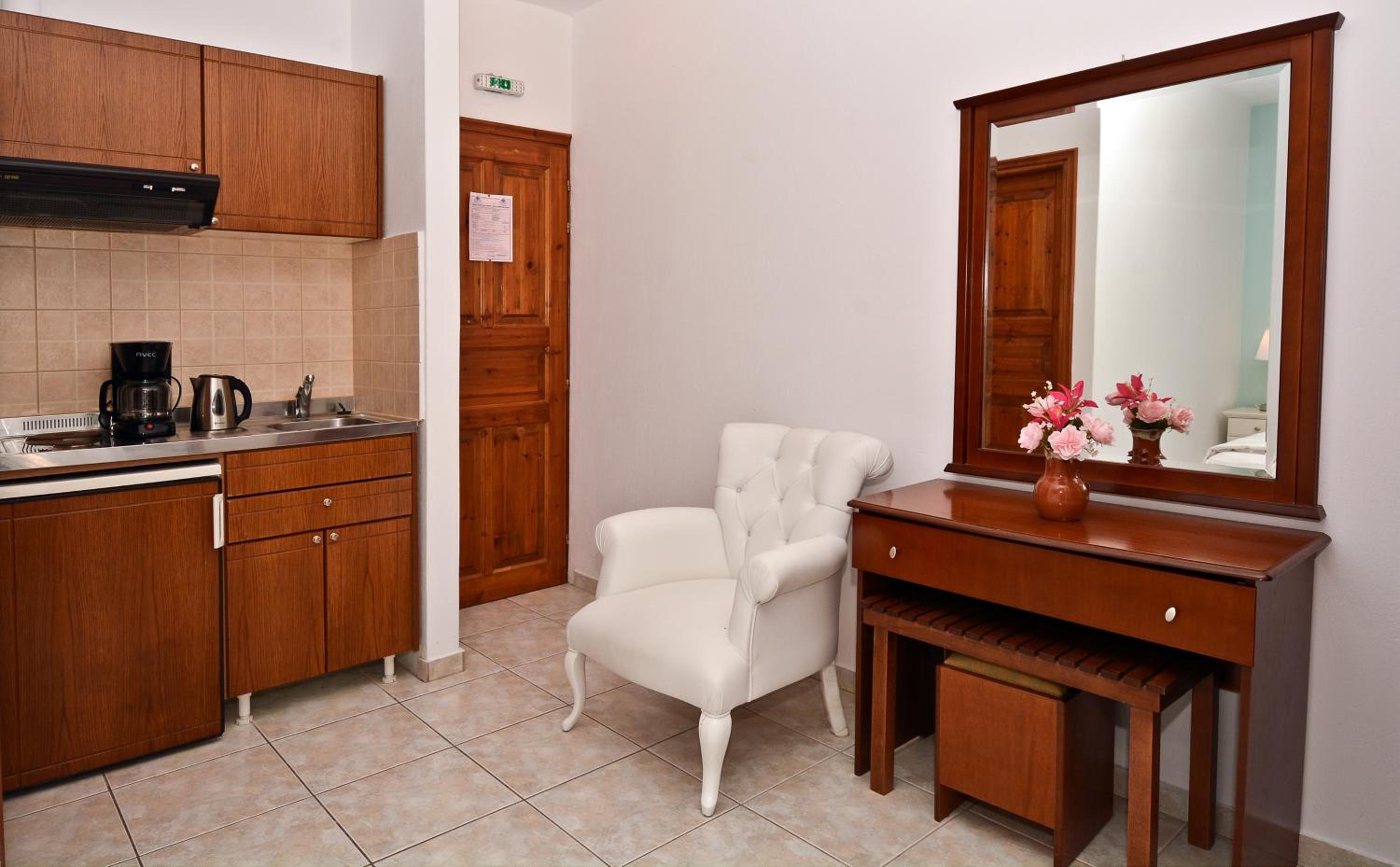 Superior Studio with Panoramic Sea View - Photo 5