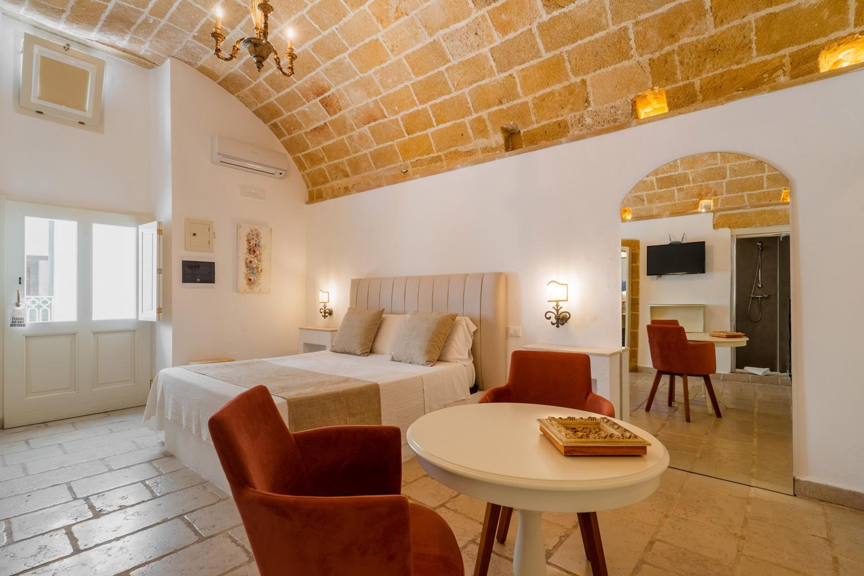 Double Room - Photo 1