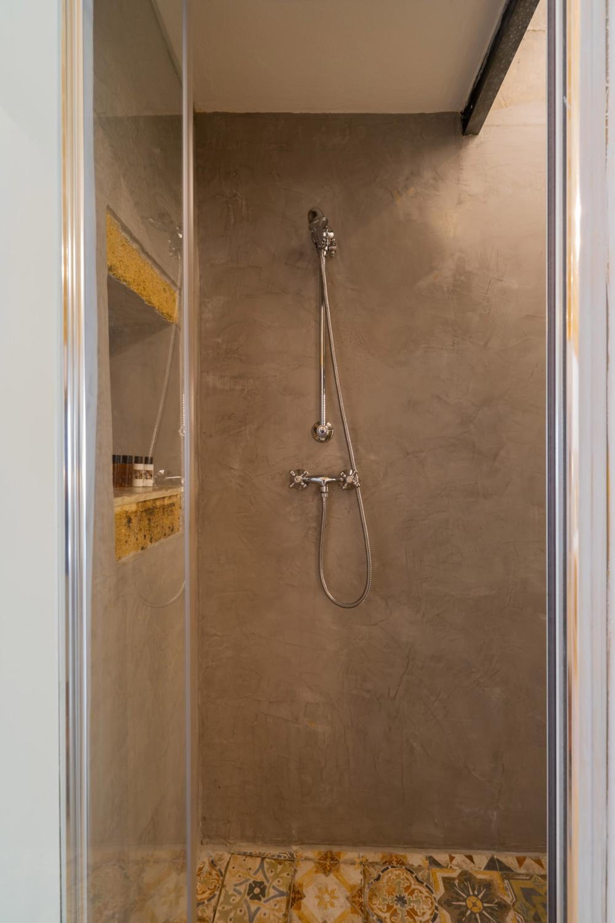 Double Room - Photo 7