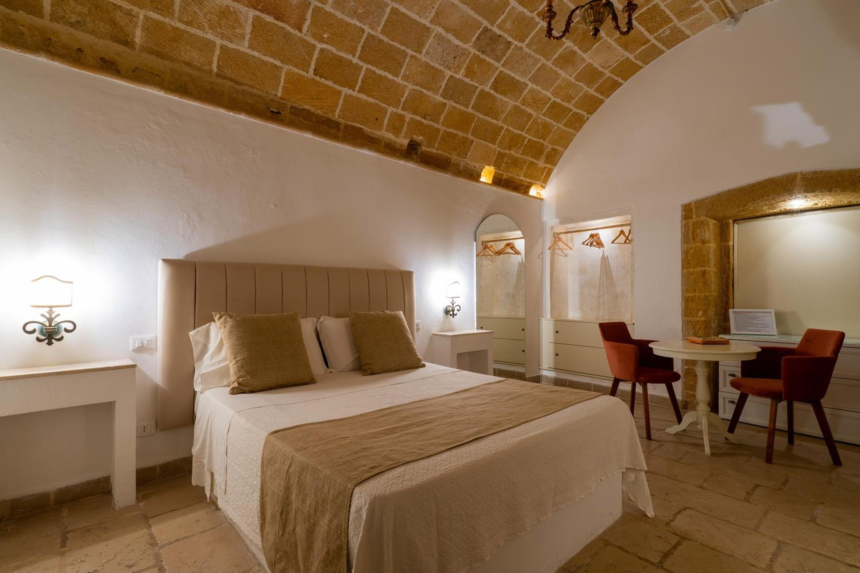 Double Room - Photo 4