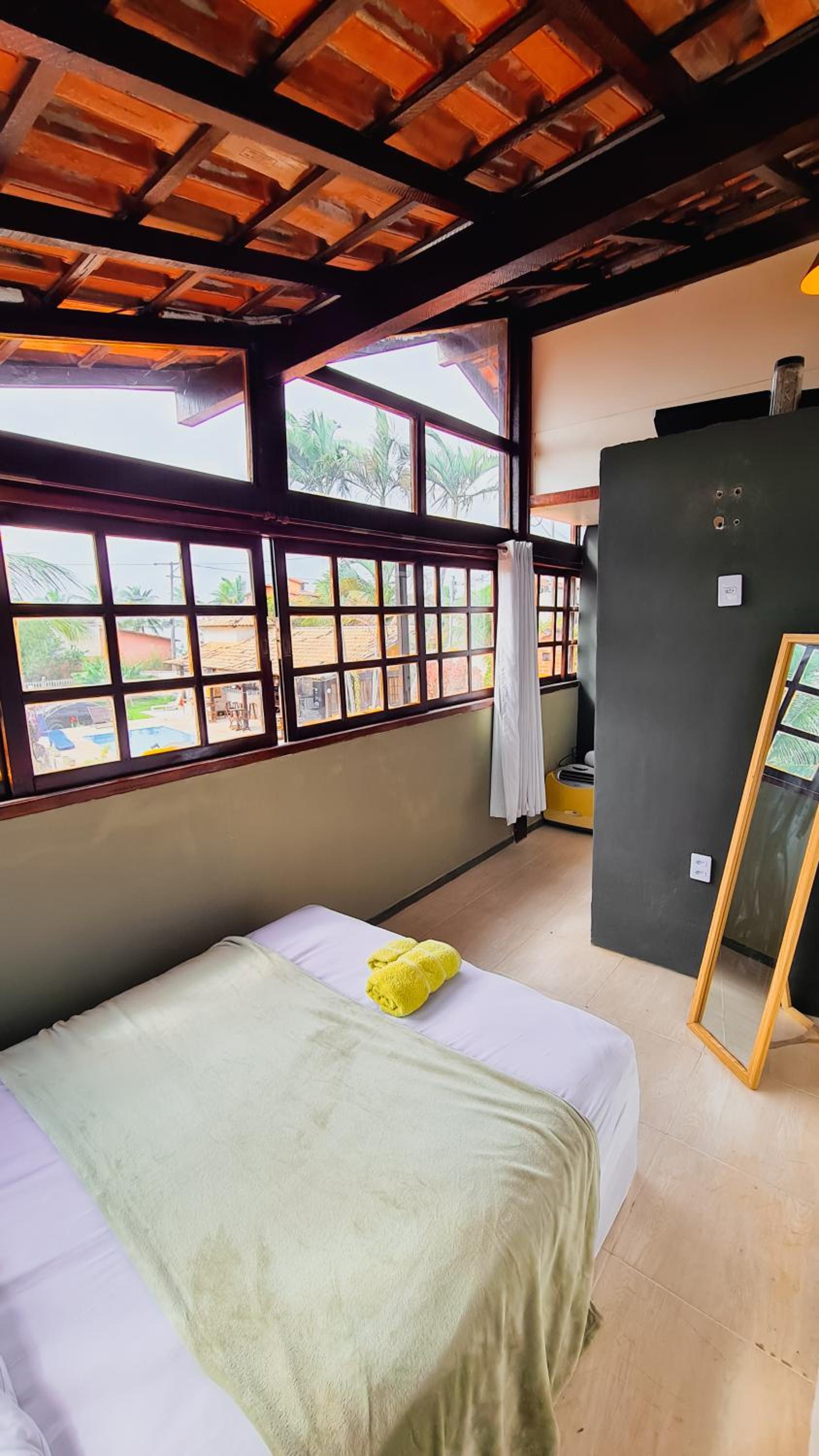 Suite with Pool View - Photo 13