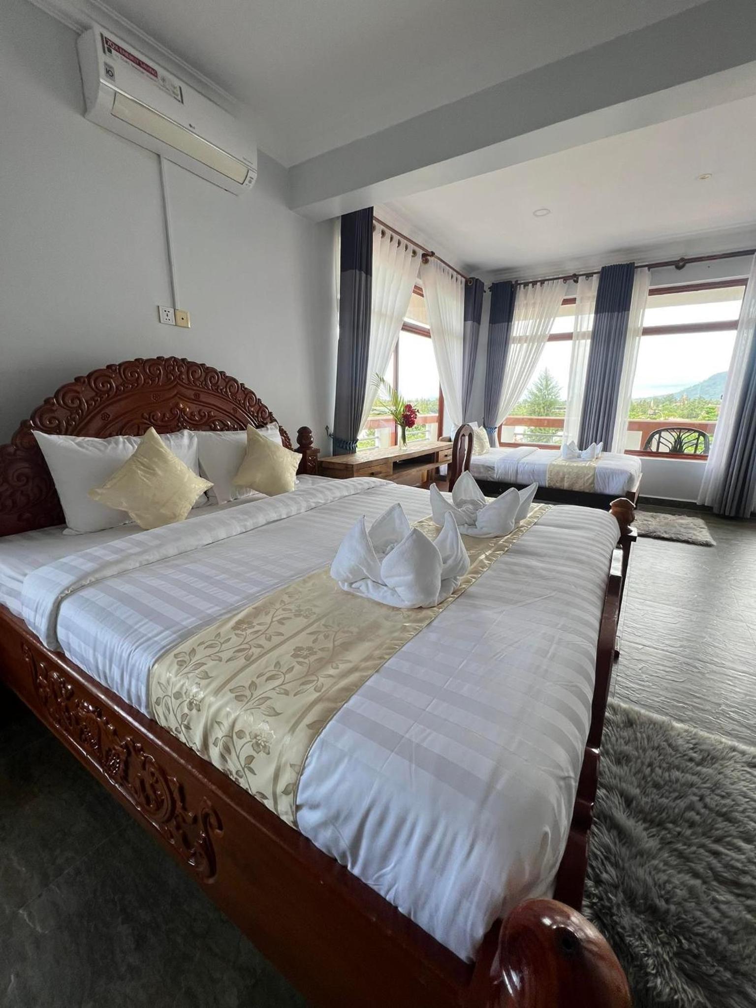 Deluxe Family Suite