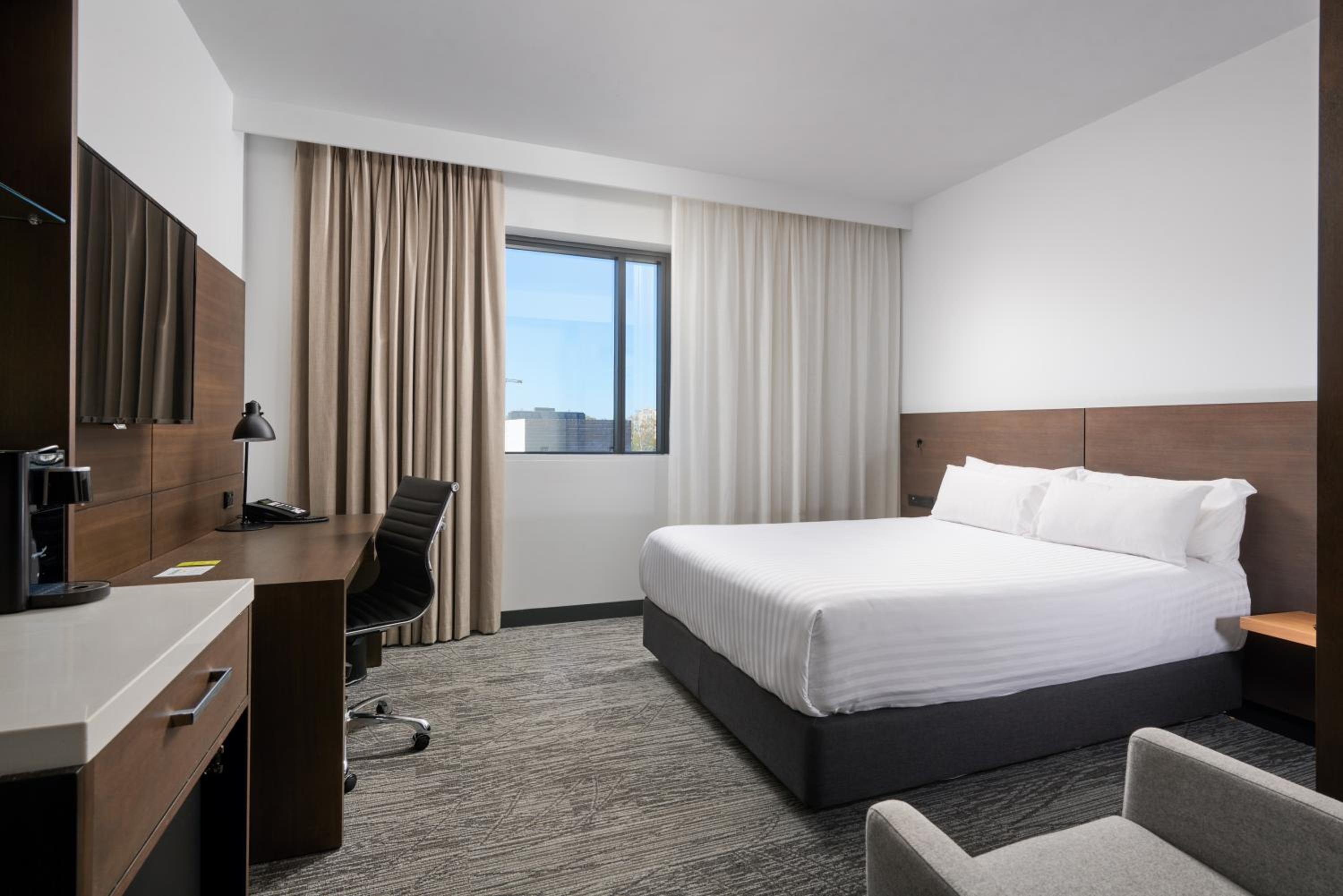 Standard Queen Room - Disability Access