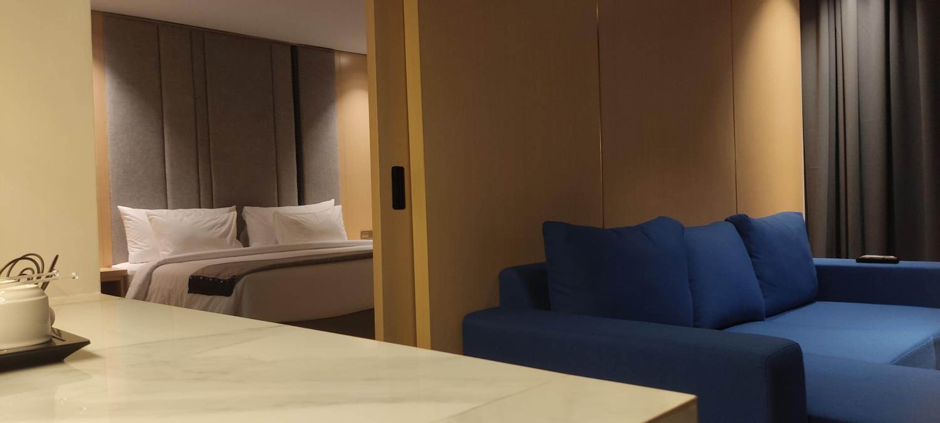 Suite - Photo 8