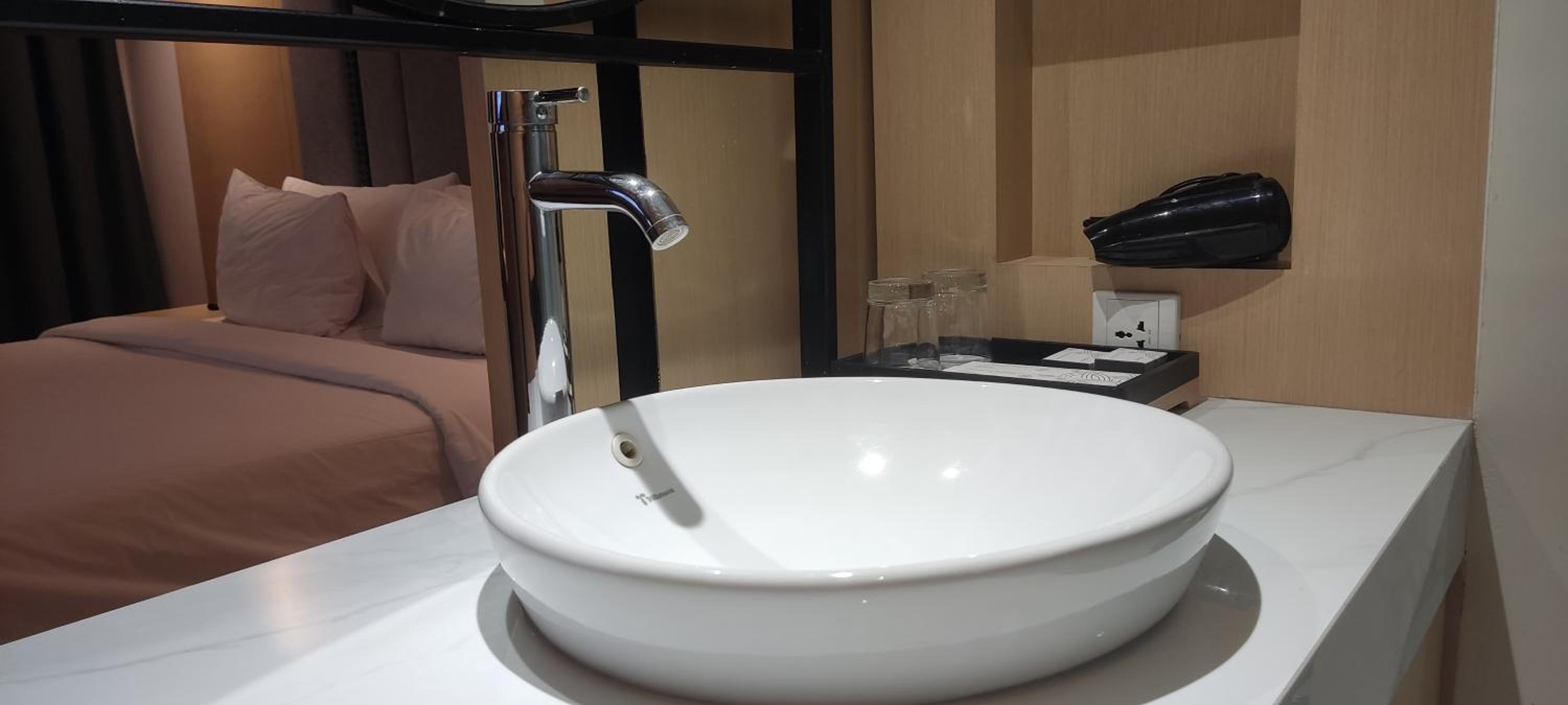 Deluxe Double Room - Photo 8