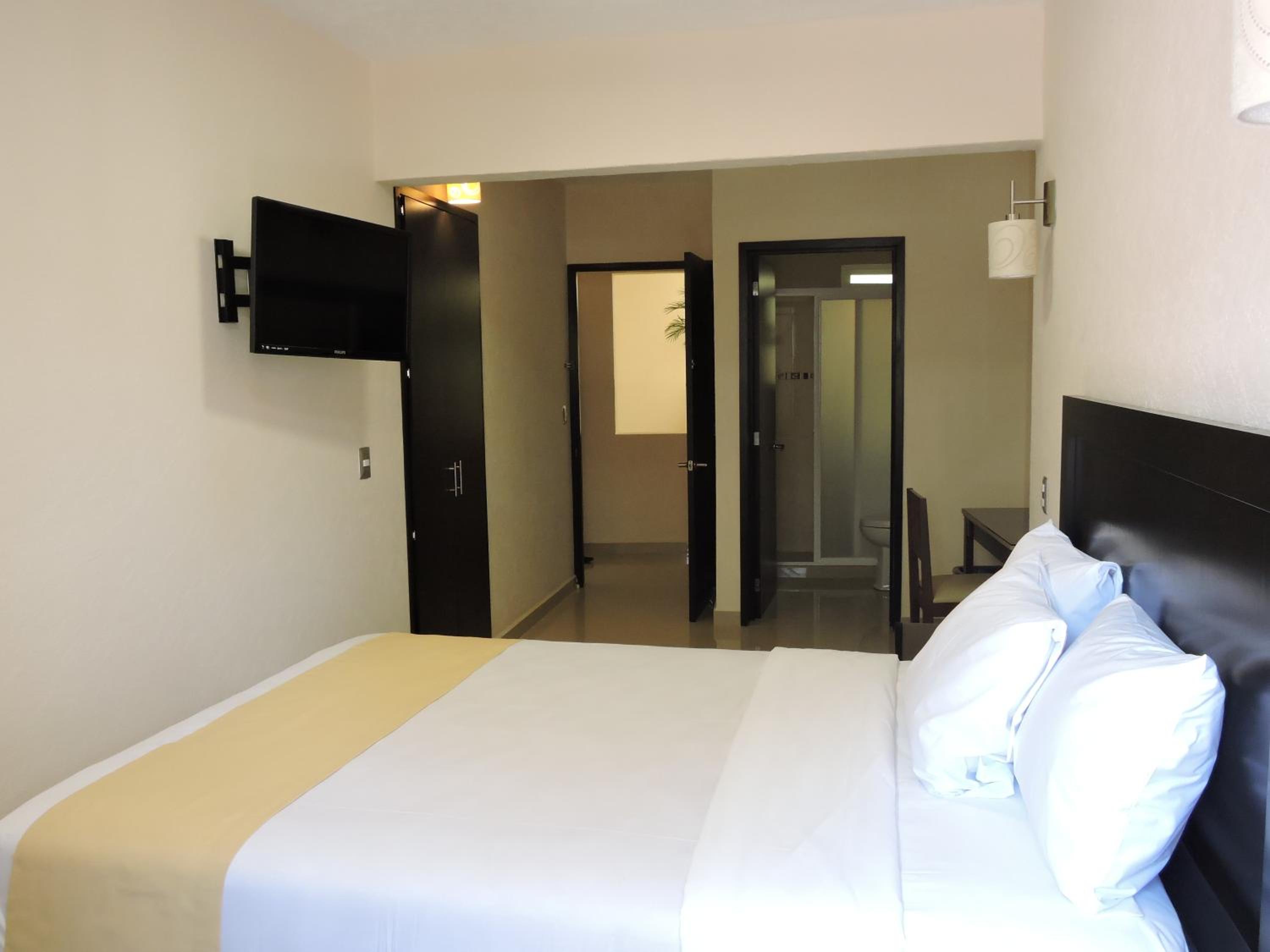 Standard Queen Room photo 1