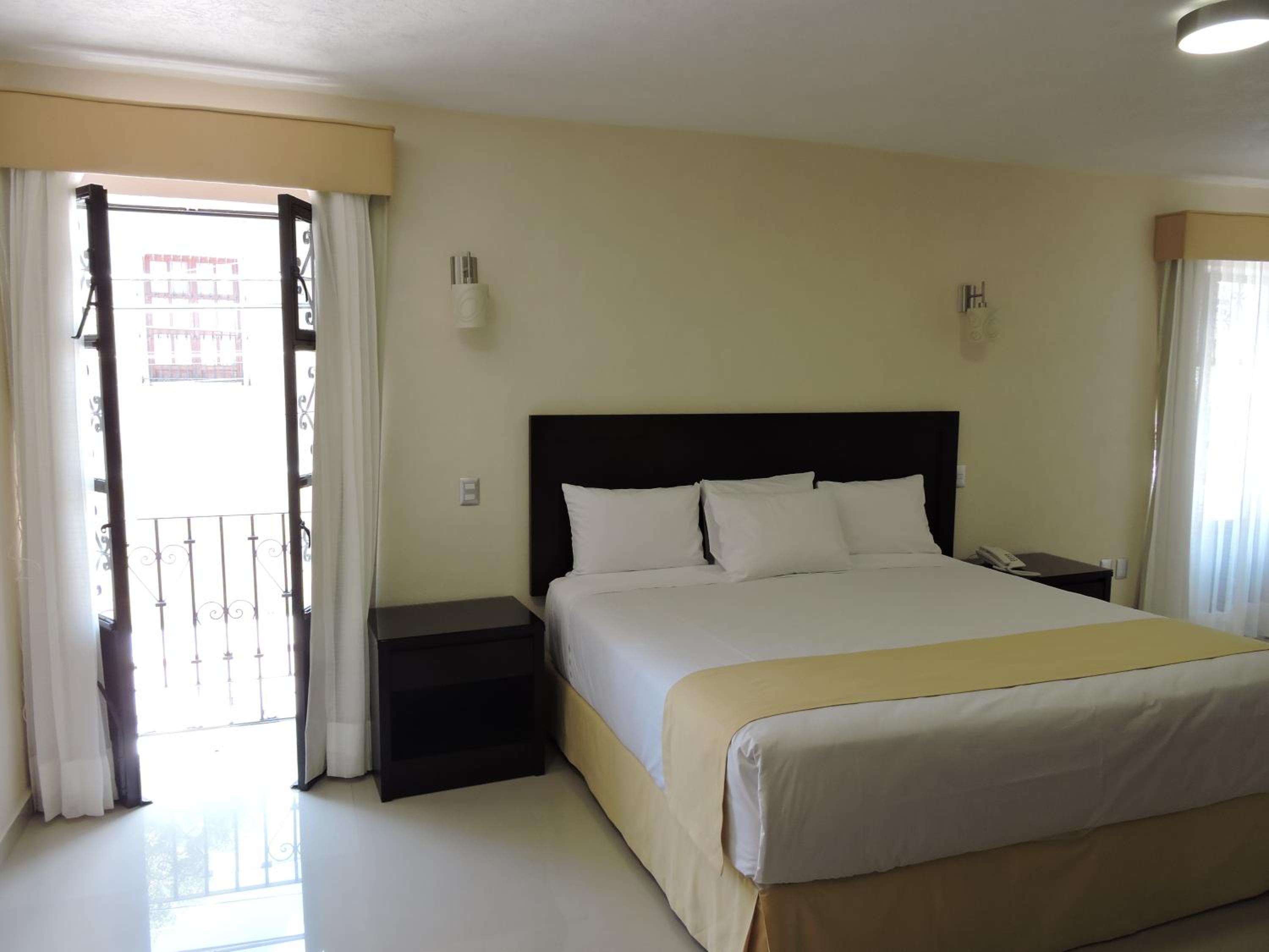 Standard King Room - Photo 2