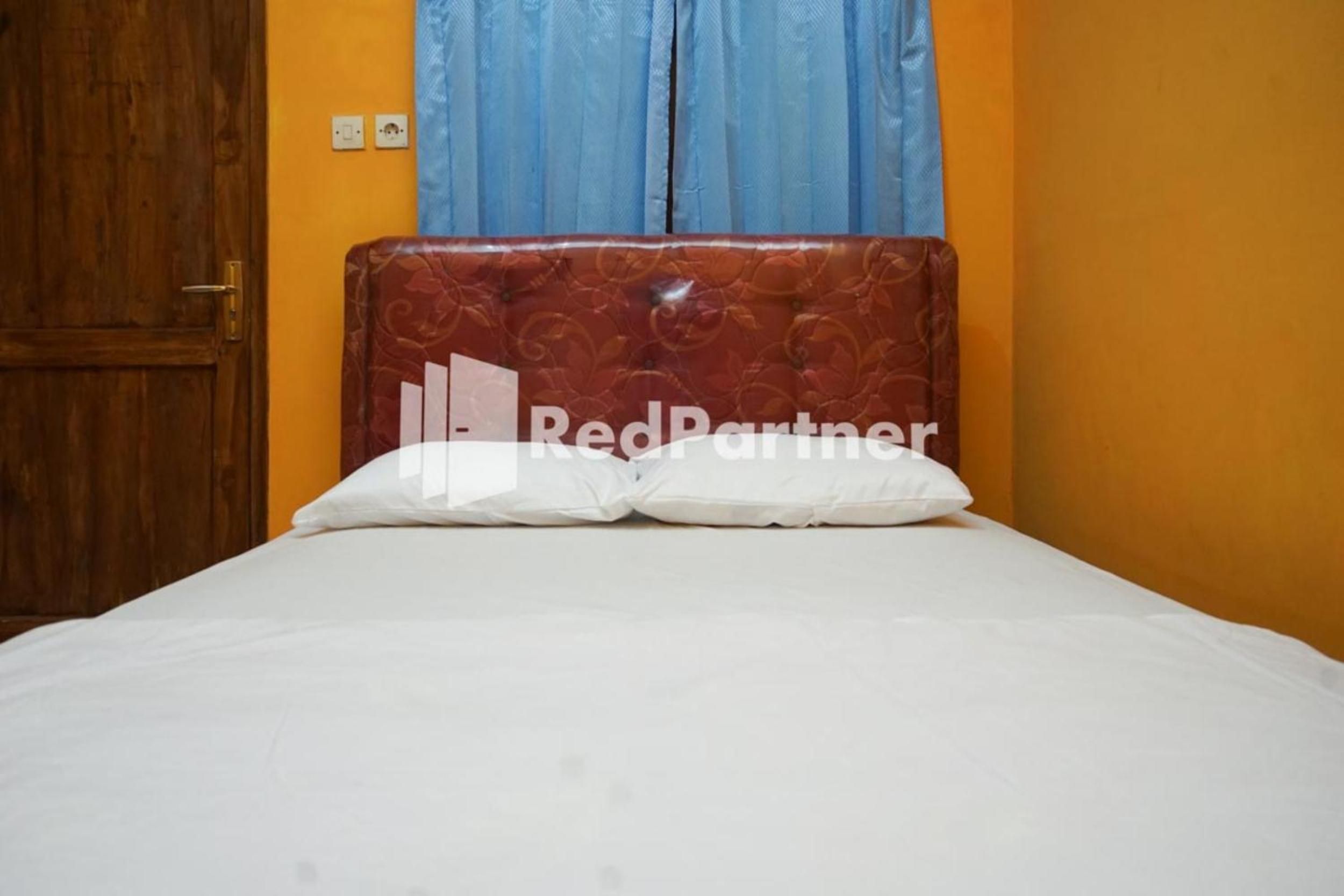 Standard Double Room - Photo 11