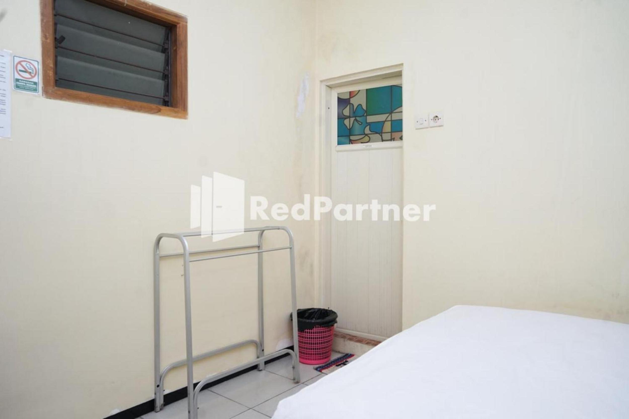 Standard Double Room - Photo 8