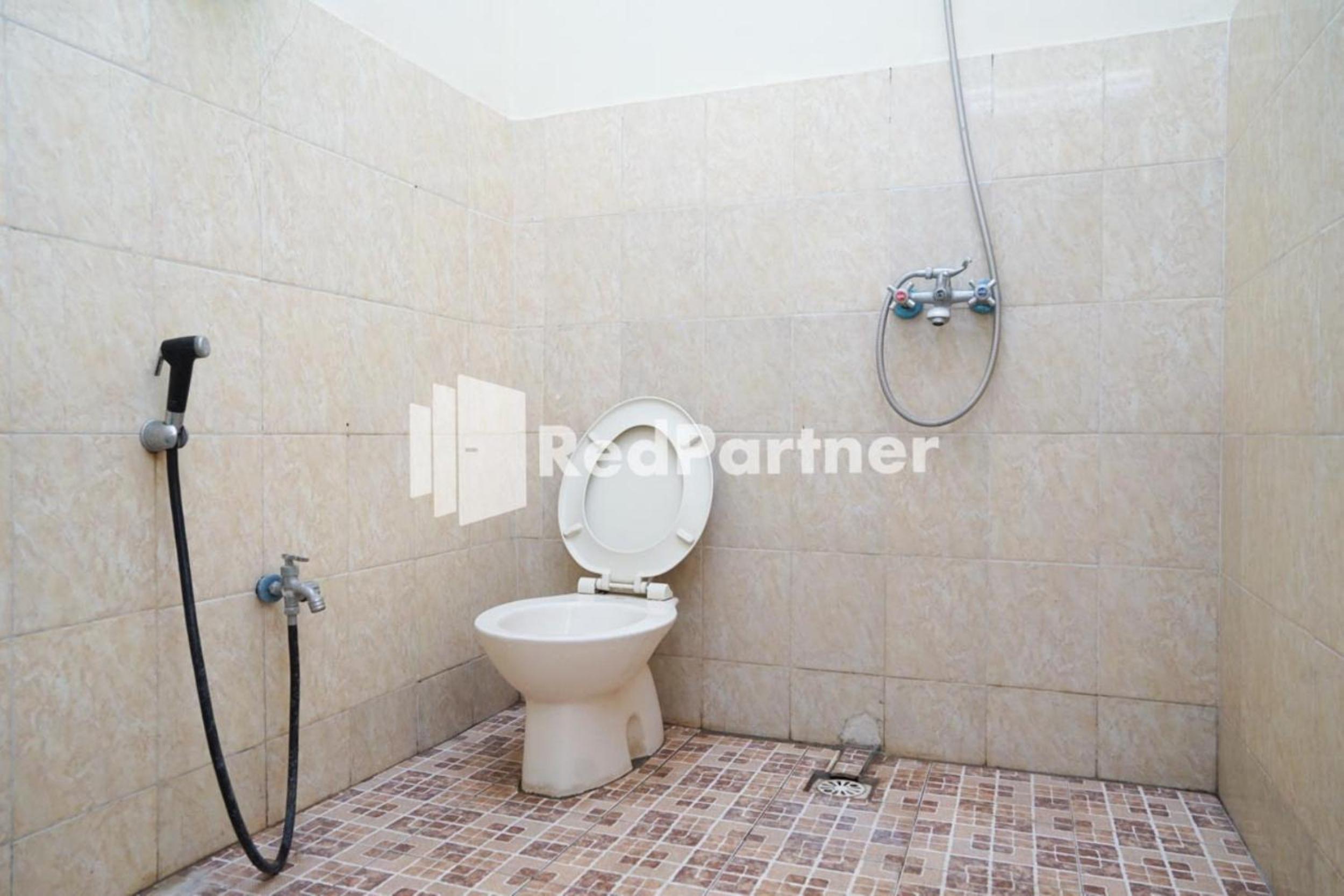 Standard Double Room - Photo 12